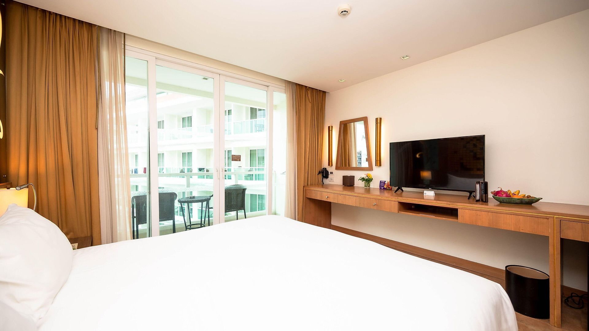 Centara Nova โรงแรม 4*