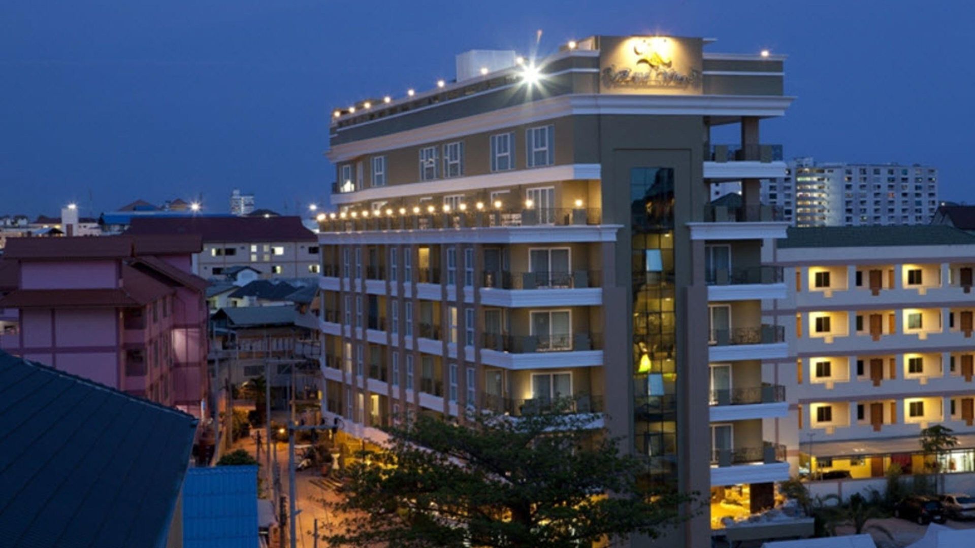 โรงแรม แอลเค รอยอล วิง 3*