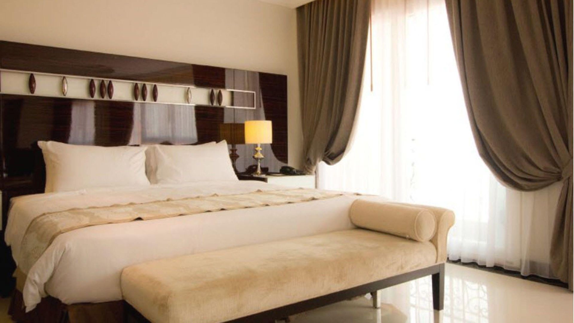 โรงแรม แอลเค รอยอล วิง 3*