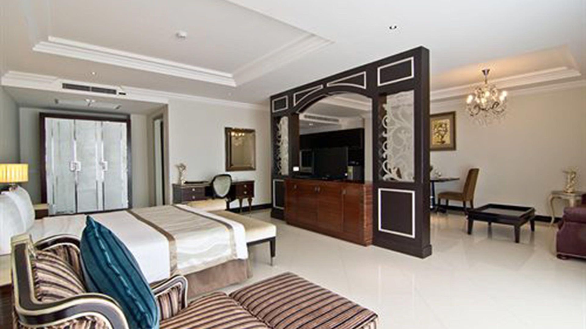 โรงแรม แอลเค รอยอล วิง Pattaya