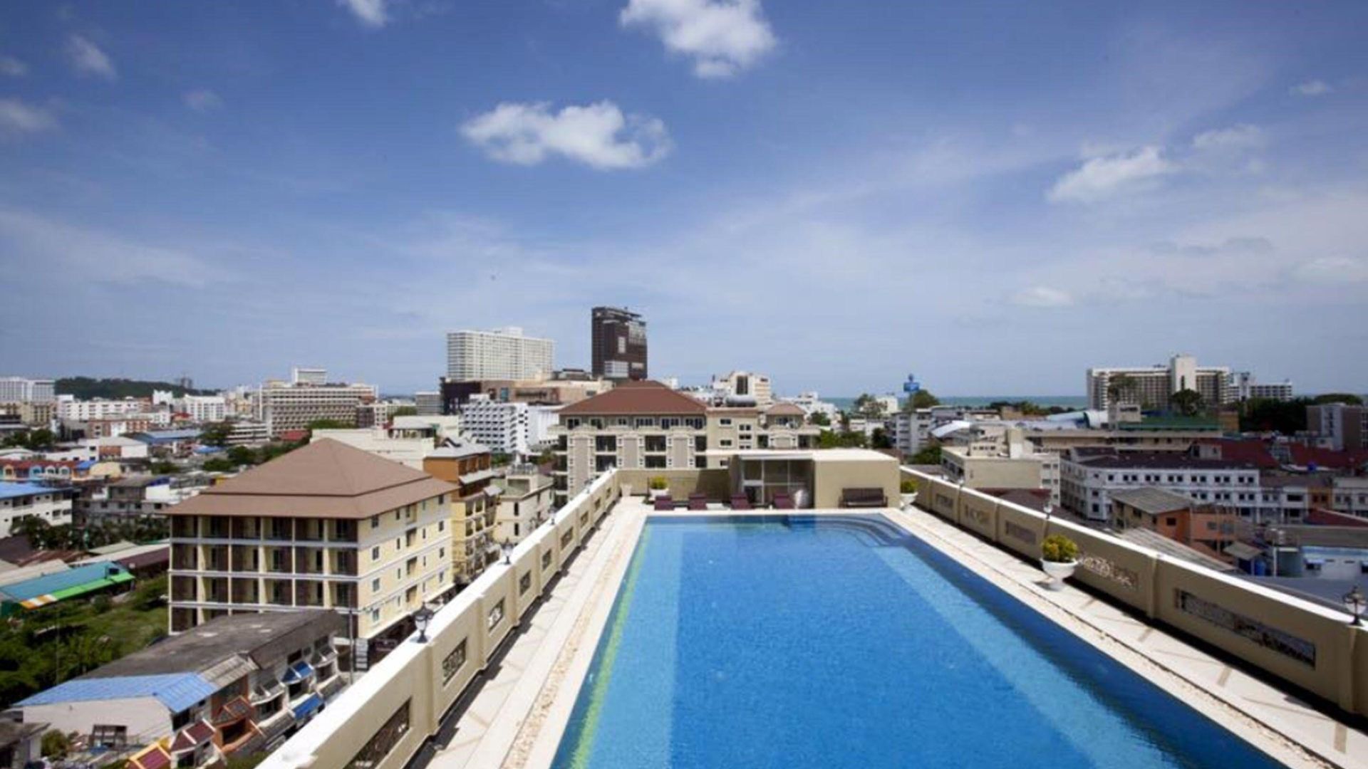 โรงแรม แอลเค รอยอล วิง Pattaya