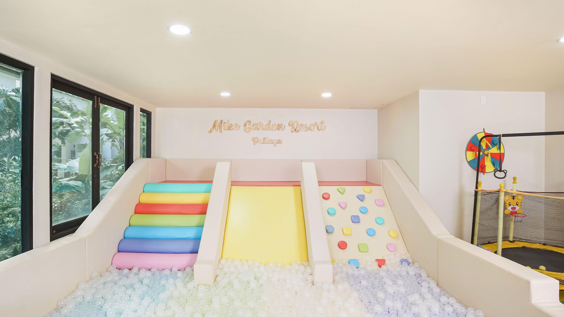 Mike Garden - Sha Extar Hotel Pattaya