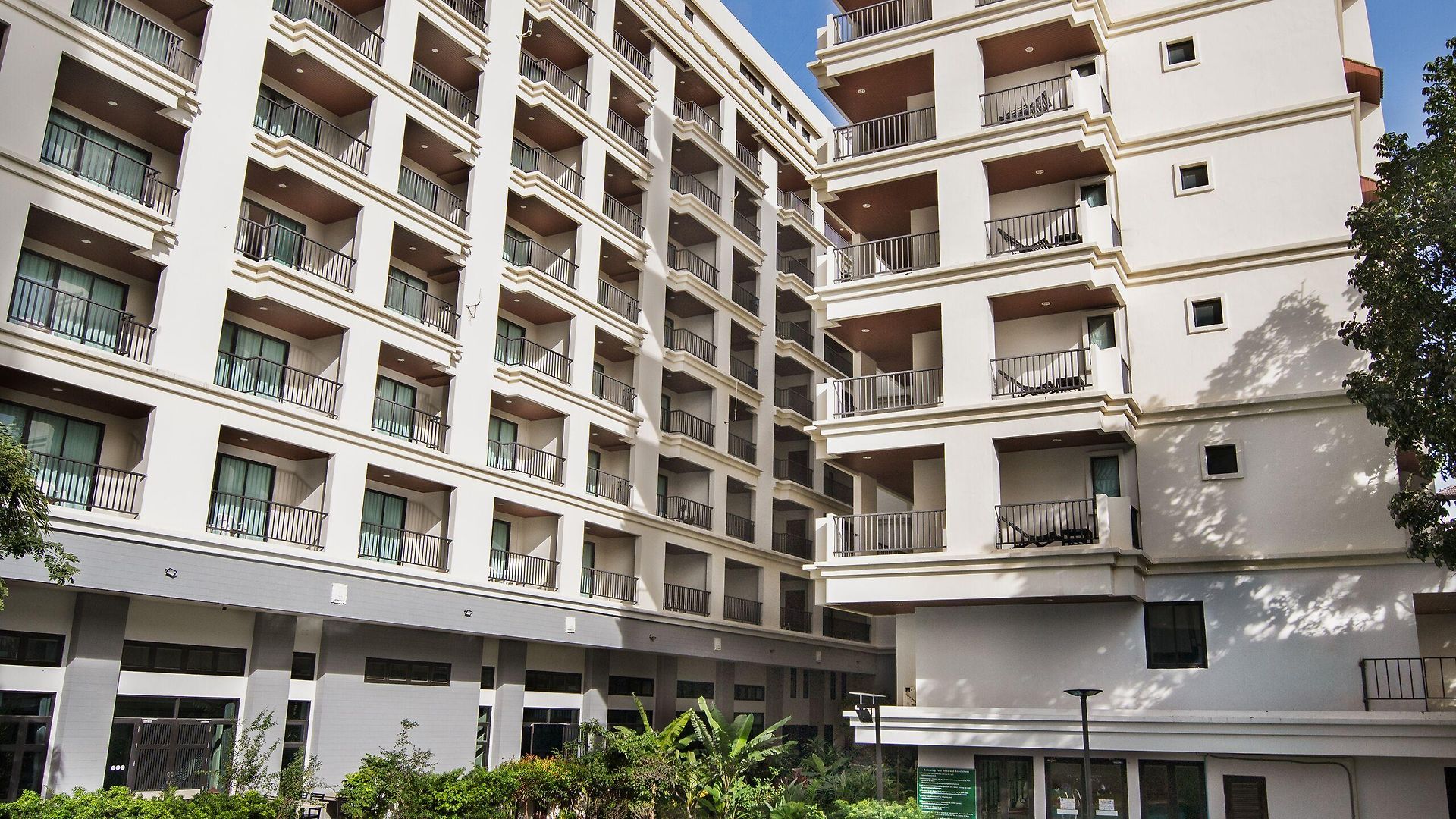Mike Garden - Sha Extar Hotel