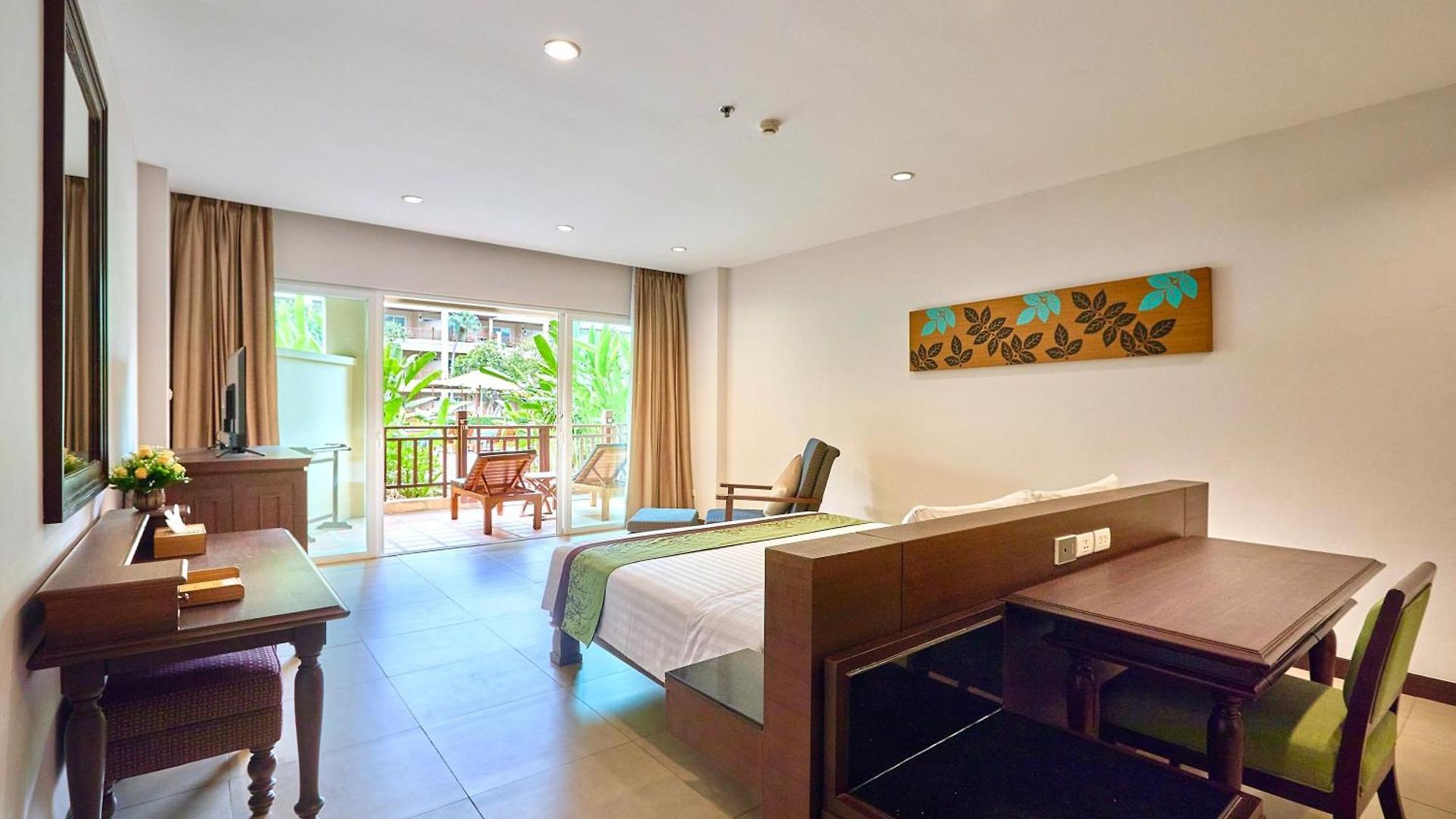 รีสอร์ท The Heritage Beachfront Pattaya
