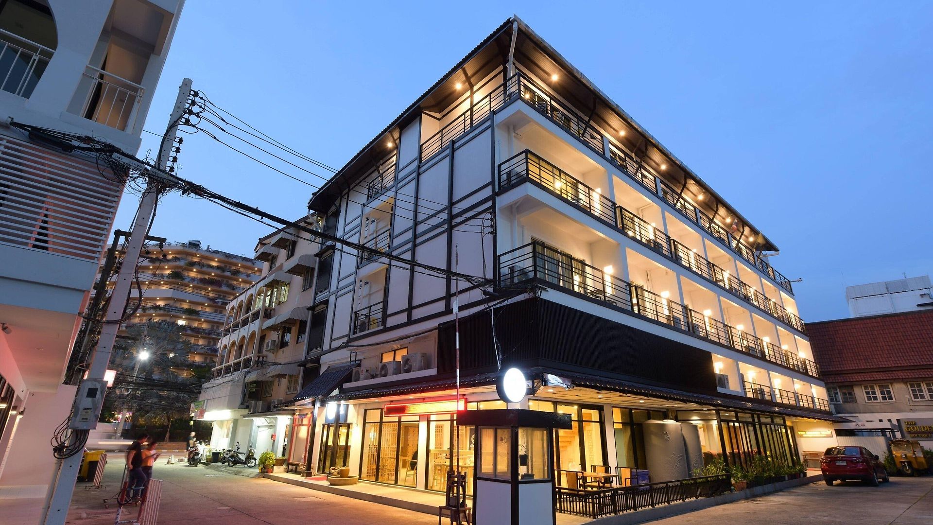 โรงแรม เดอะ โกลเด้น วิล บูติคแอนด์สปา 3*