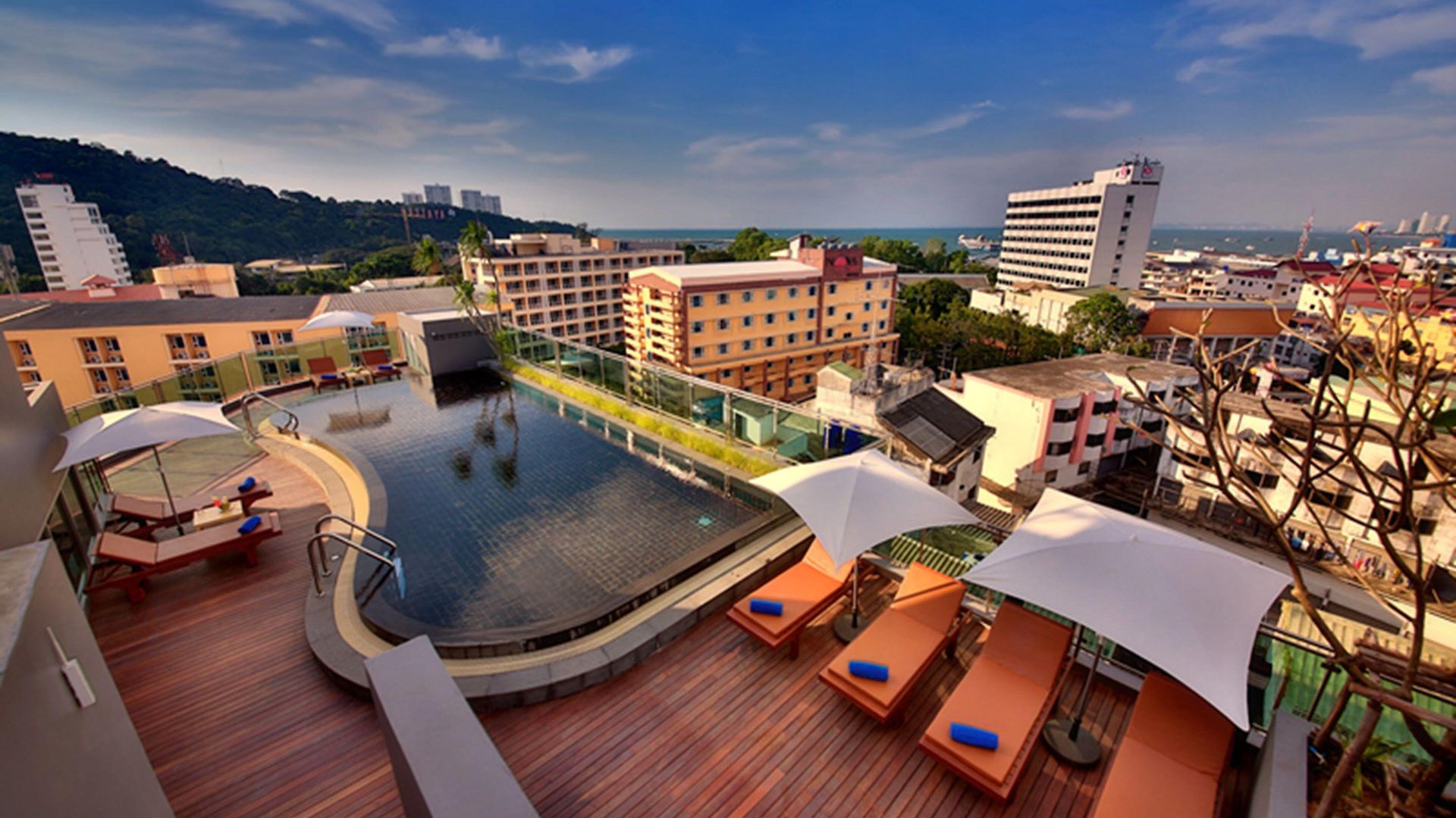 โรงแรม The Sun Xclusive Pattaya