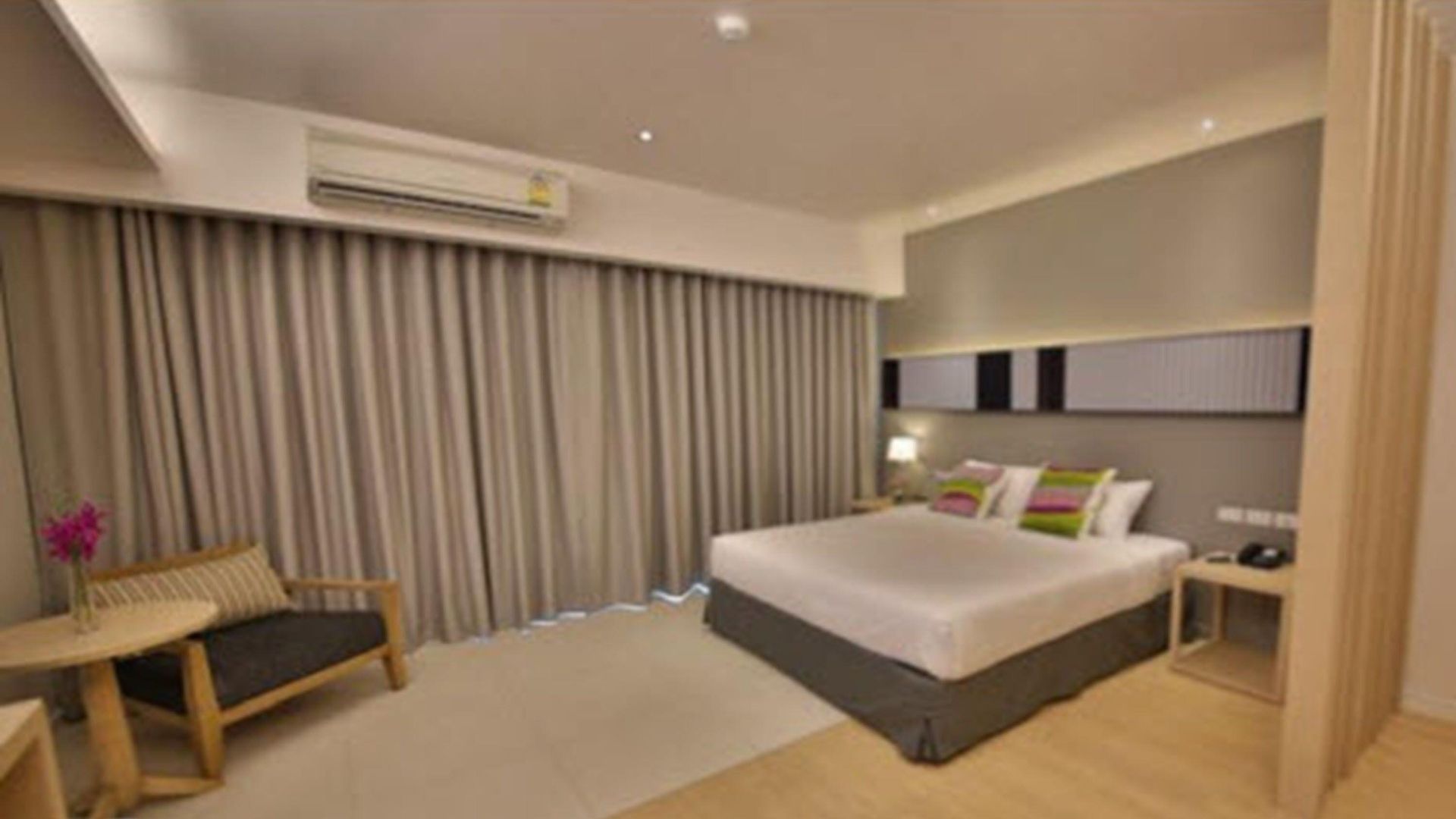 โรงแรม The Sun Xclusive Pattaya