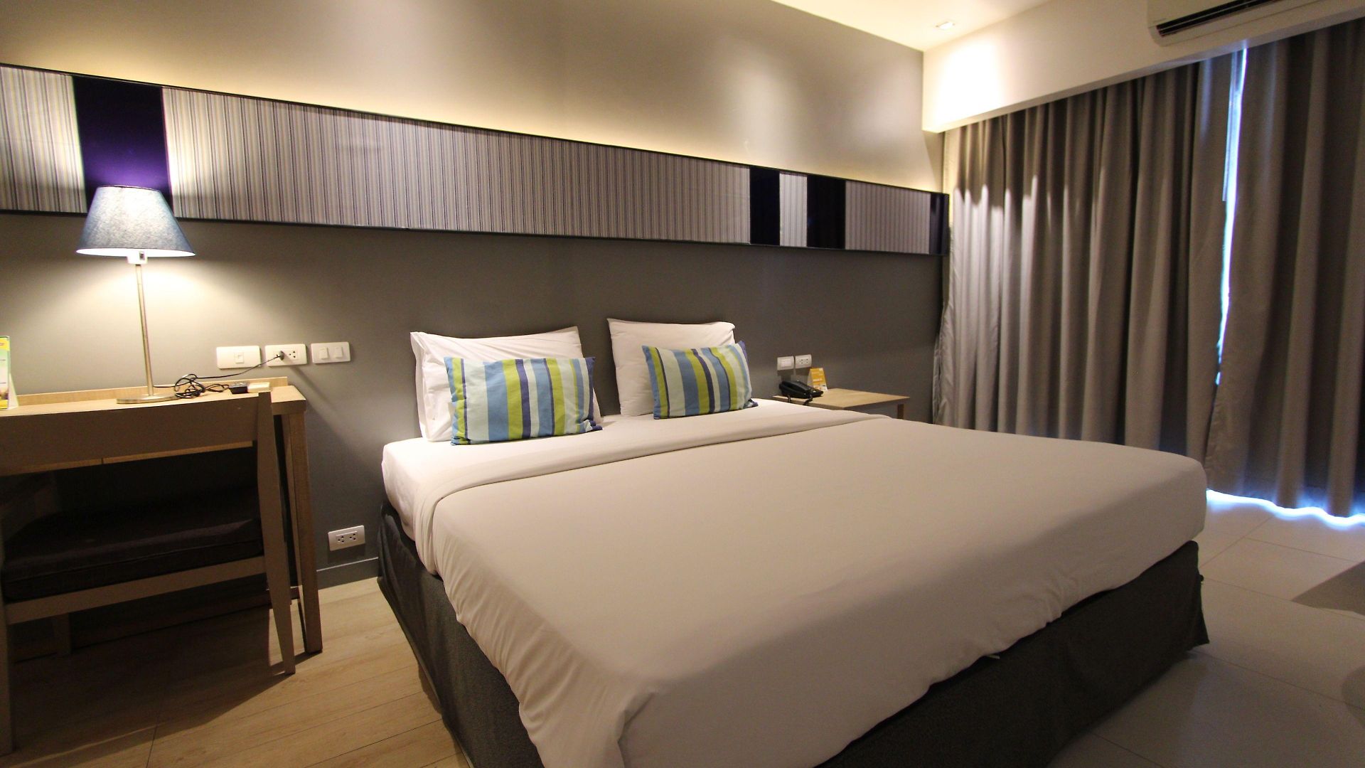 The Sun Xclusive โรงแรม Pattaya