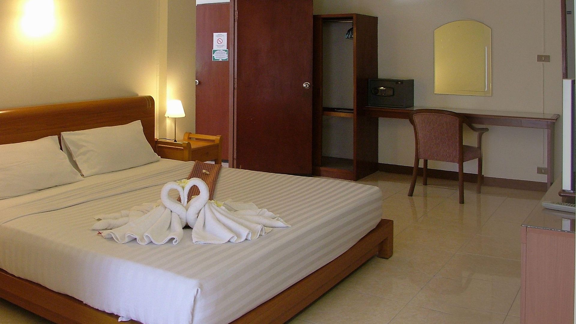 โรงแรม Hillside 3*