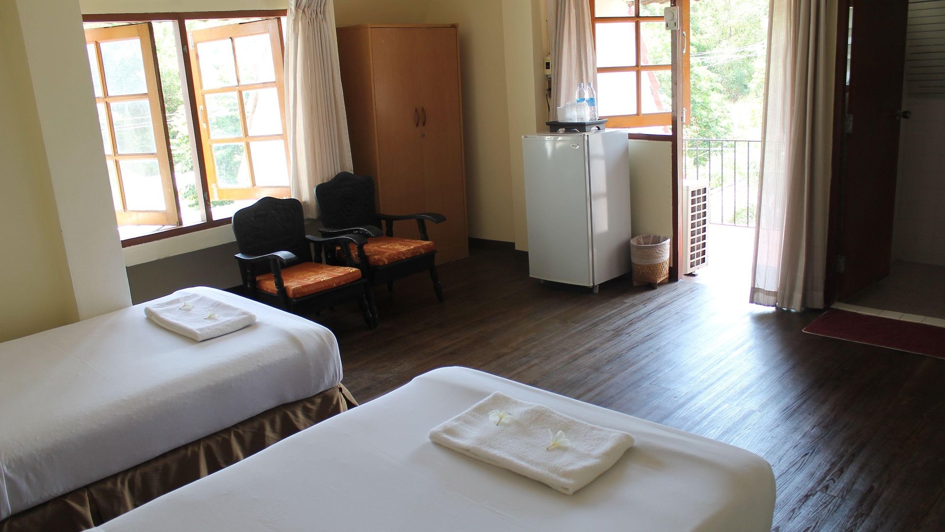 Hillside โรงแรม 3*