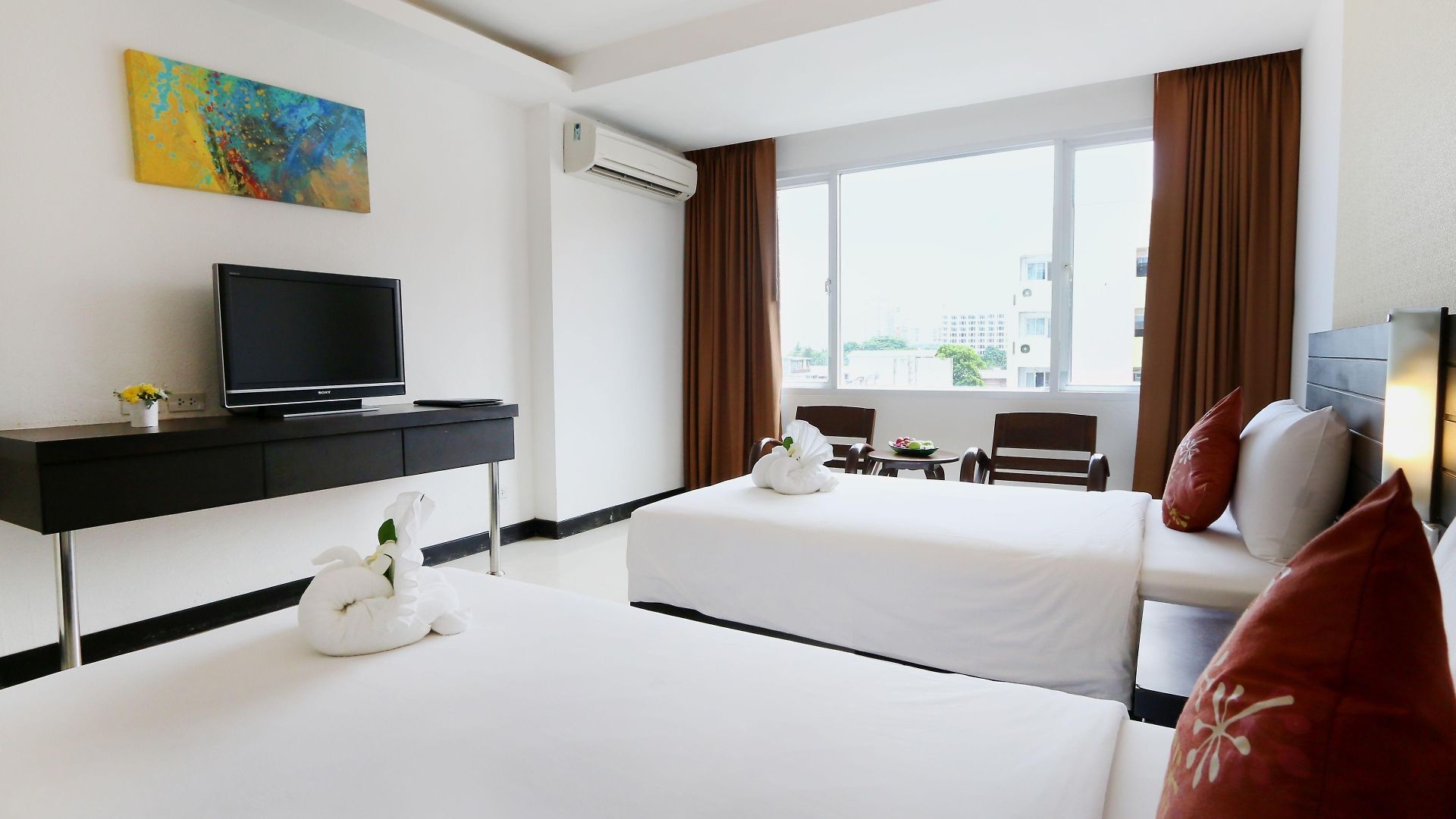 โรงแรม บารอน บีช 4*