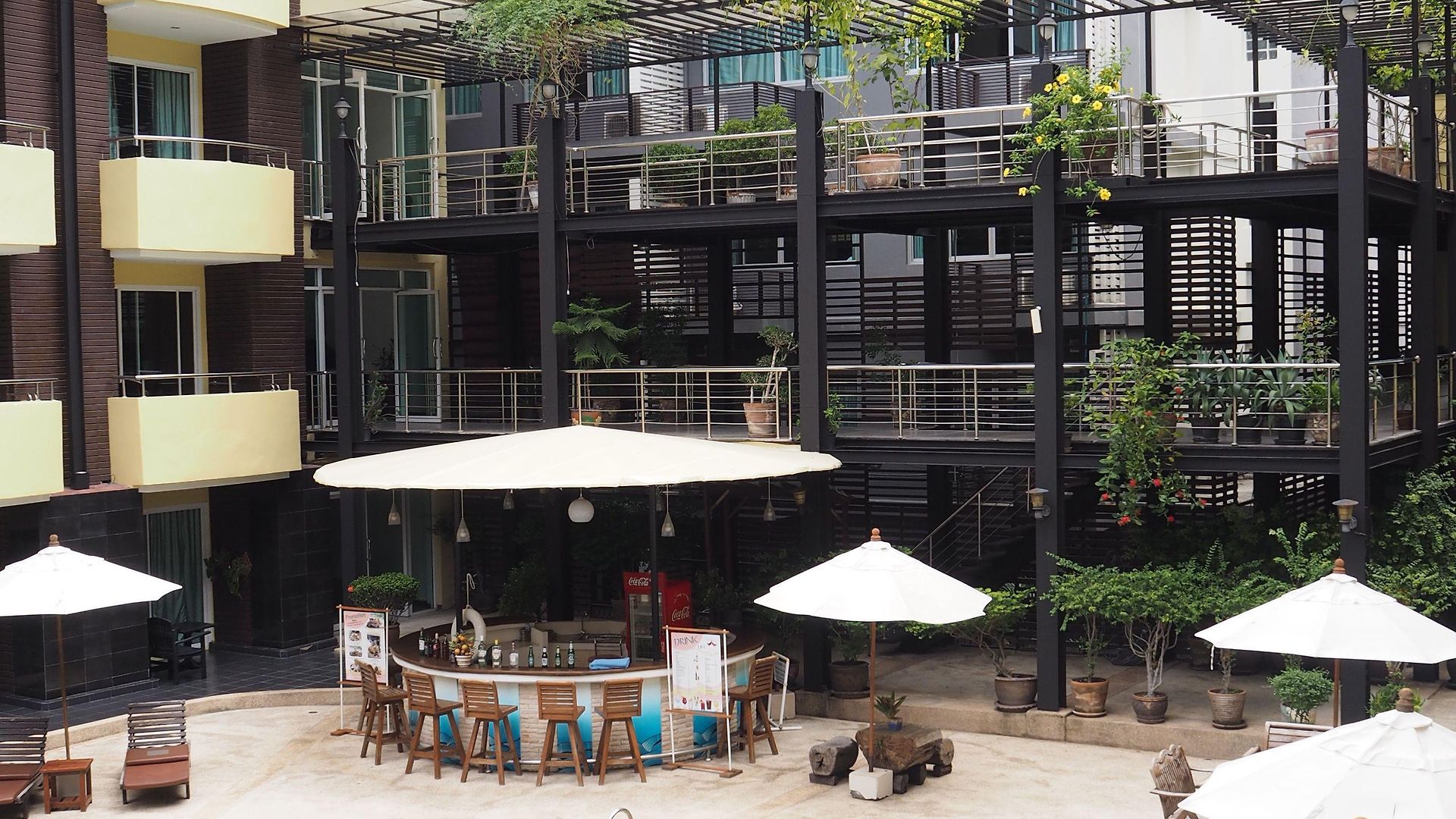 บารอน บีช 4*