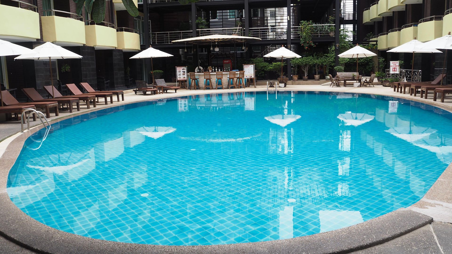 โรงแรม บารอน บีช 4*