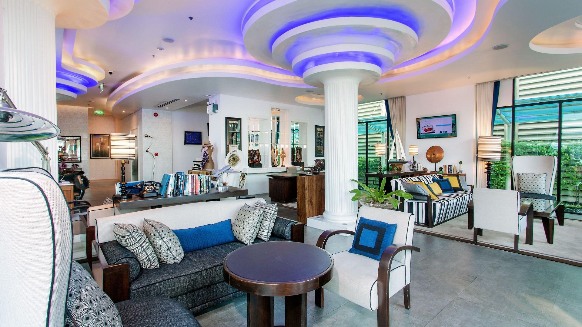 โรงแรม Wave