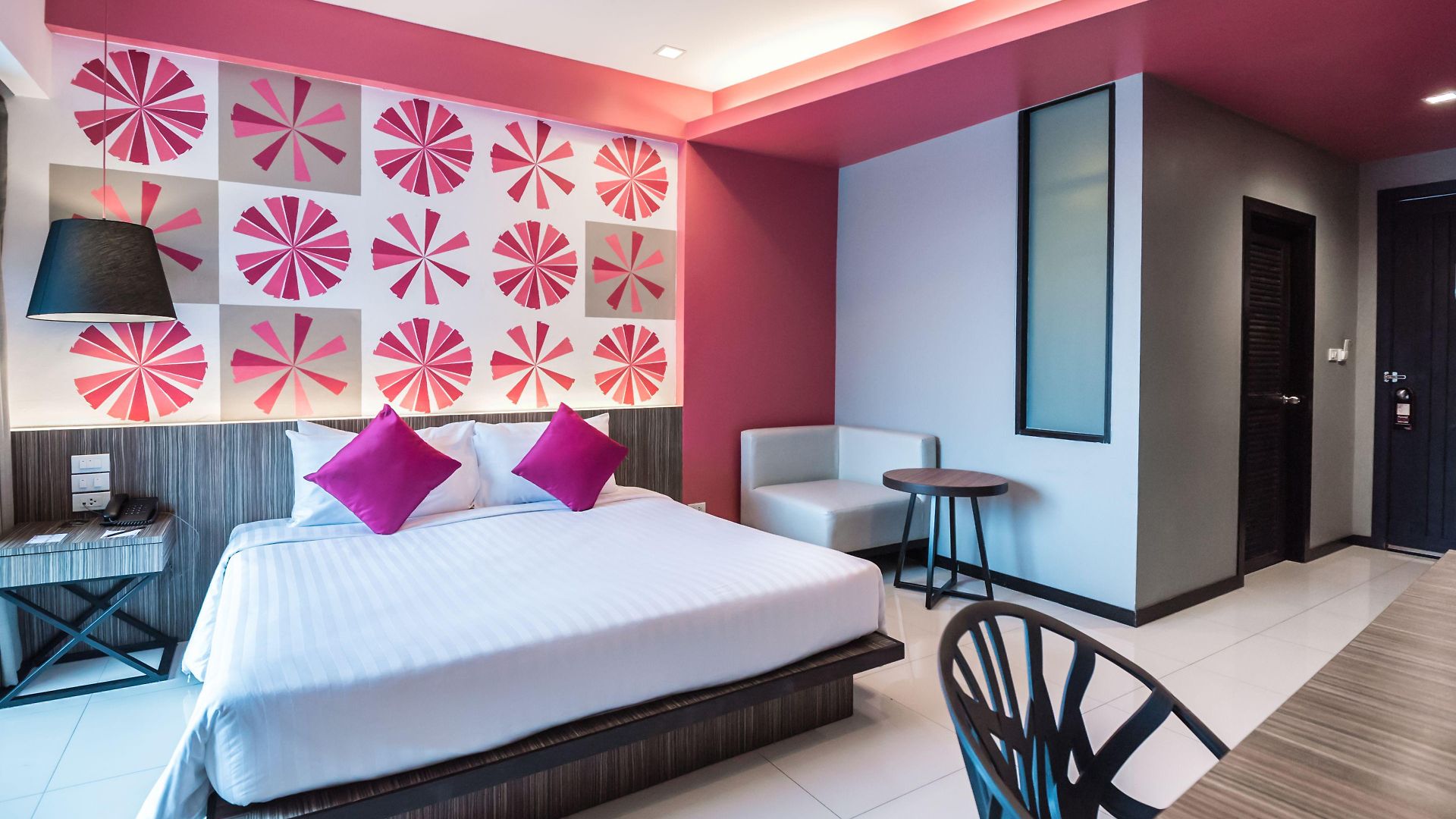 โรงแรม J 4*