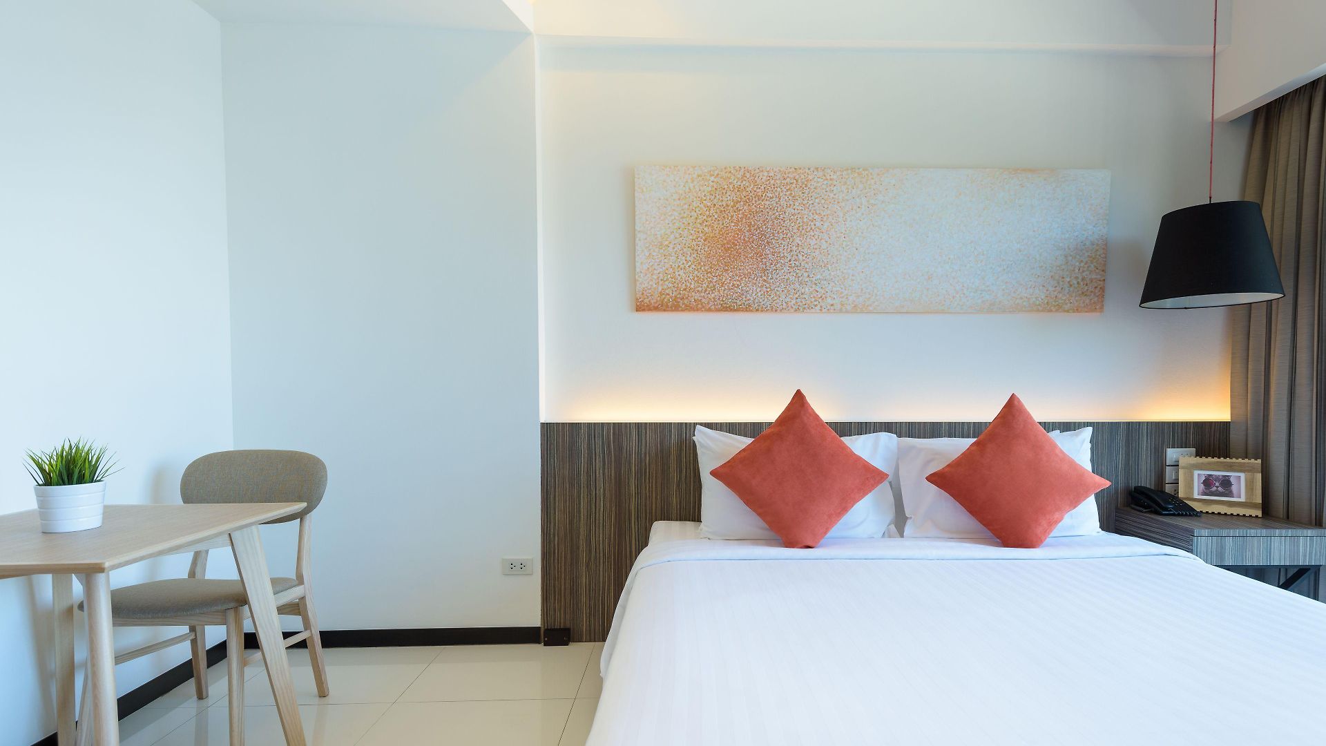 โรงแรม J 4*
