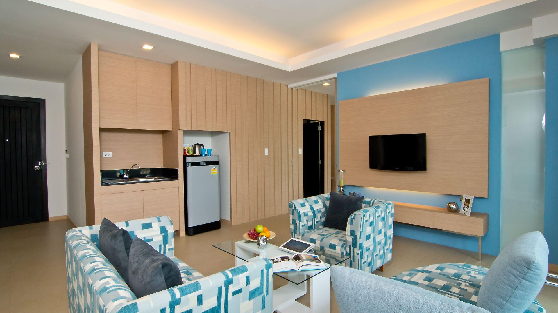 โรงแรม J