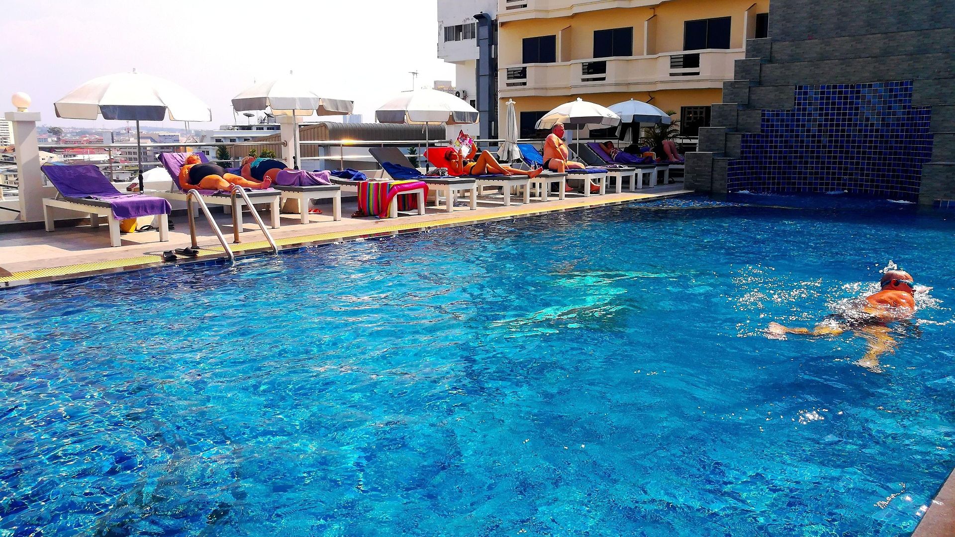Flipper House - Sha Extra โรงแรม Pattaya