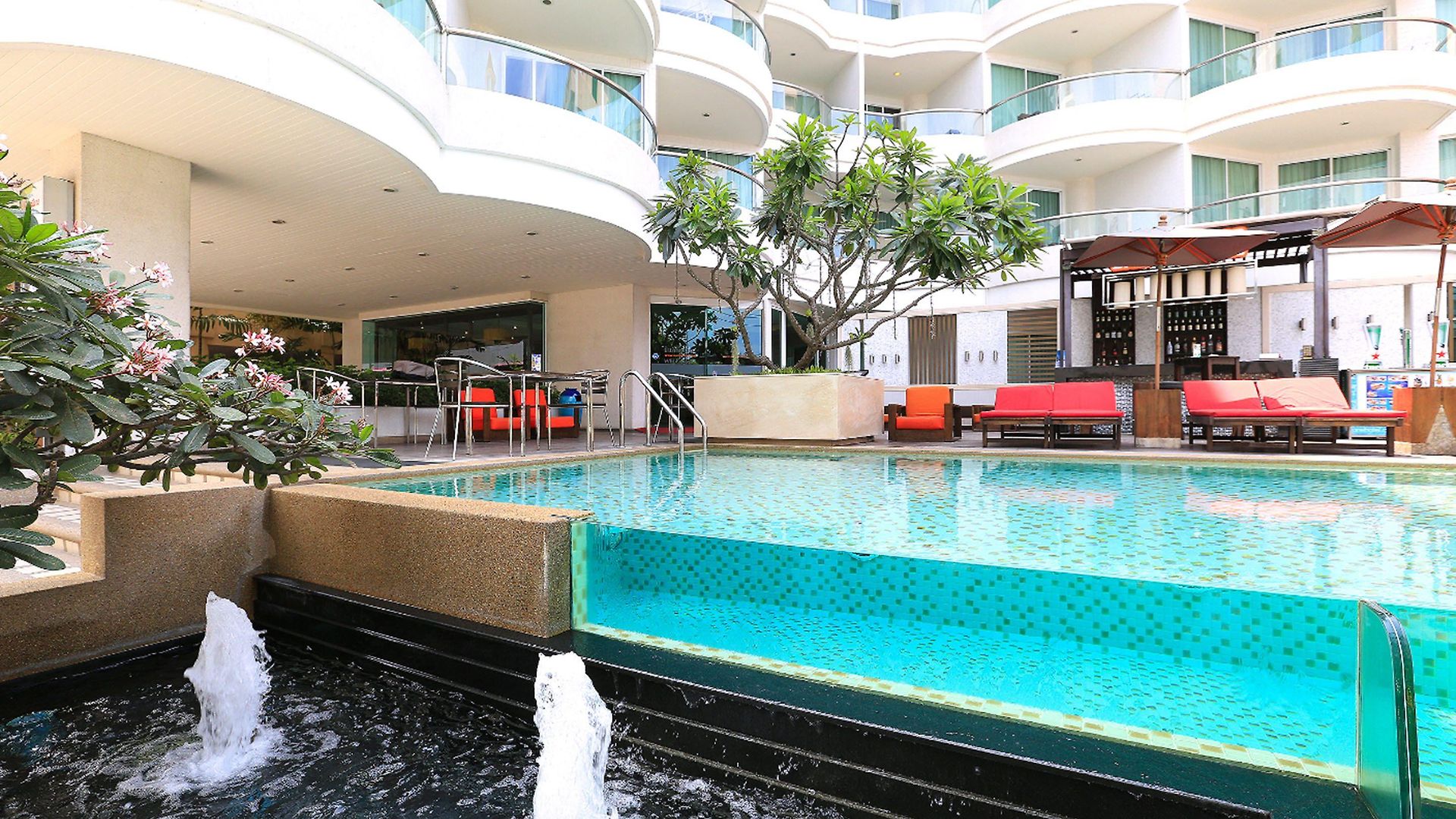 พัทยาซีวิว - Sha Extra 4* Pattaya
