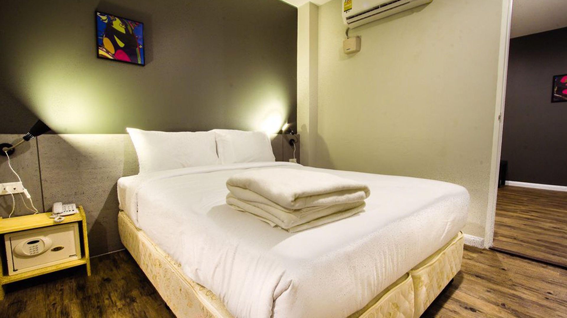 โรงแรม Bett