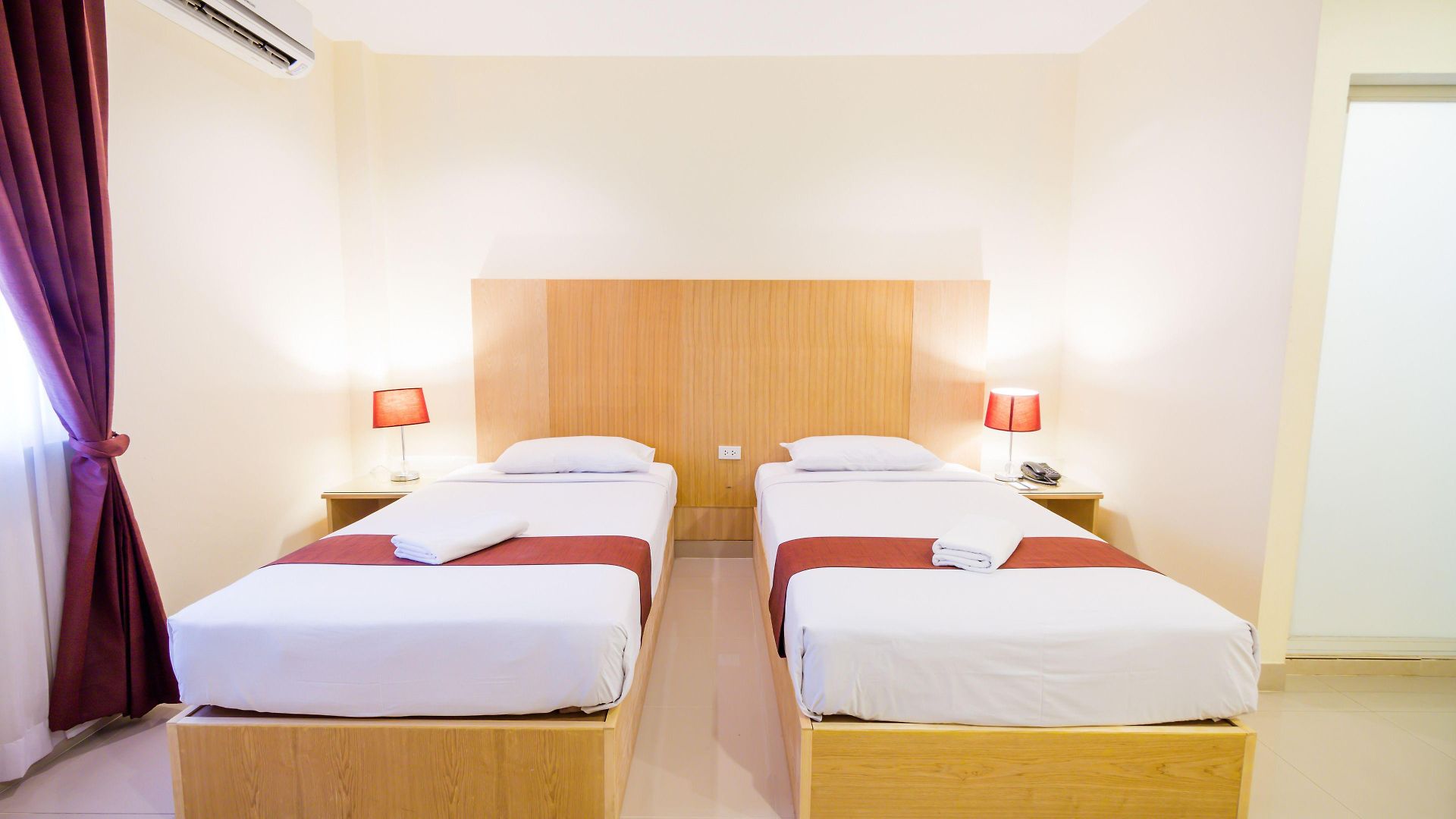 โรงแรม Zing & 3*