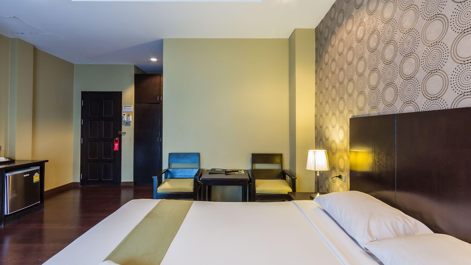 โรงแรม Zing &