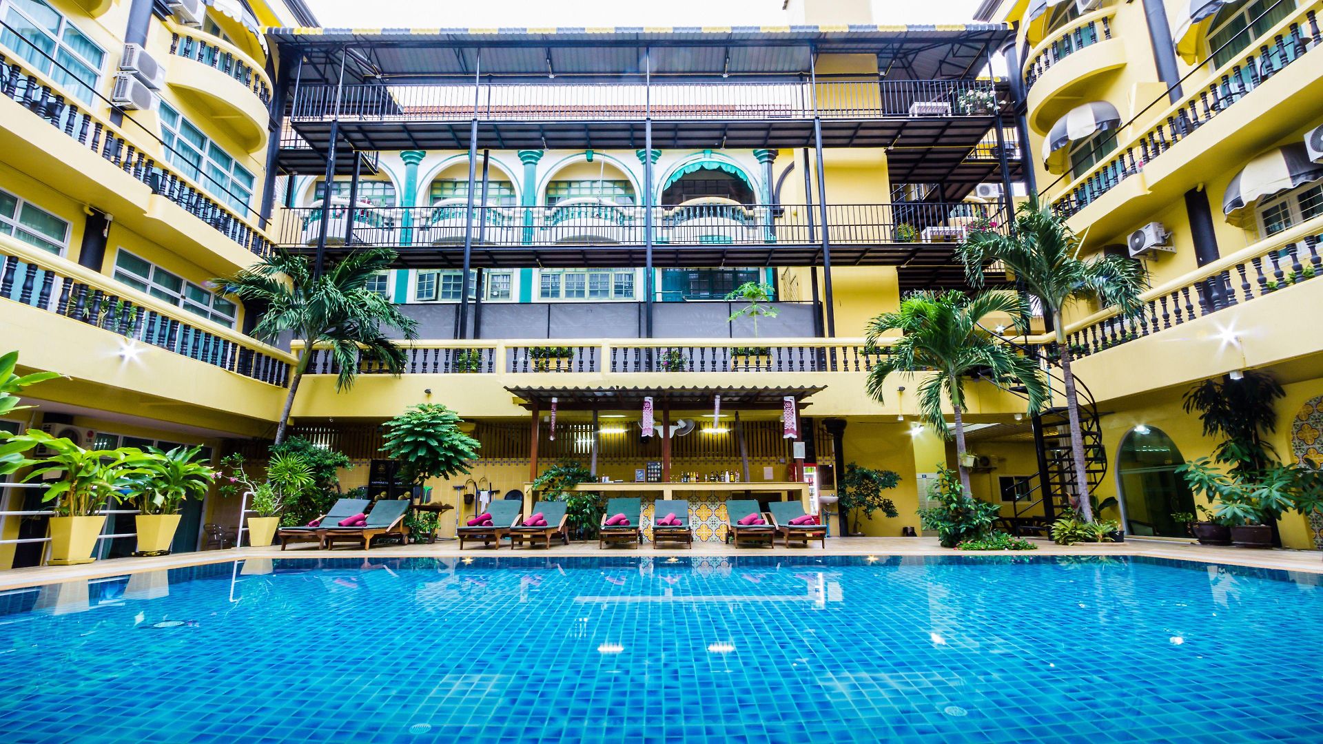 โรงแรม Zing & 3*