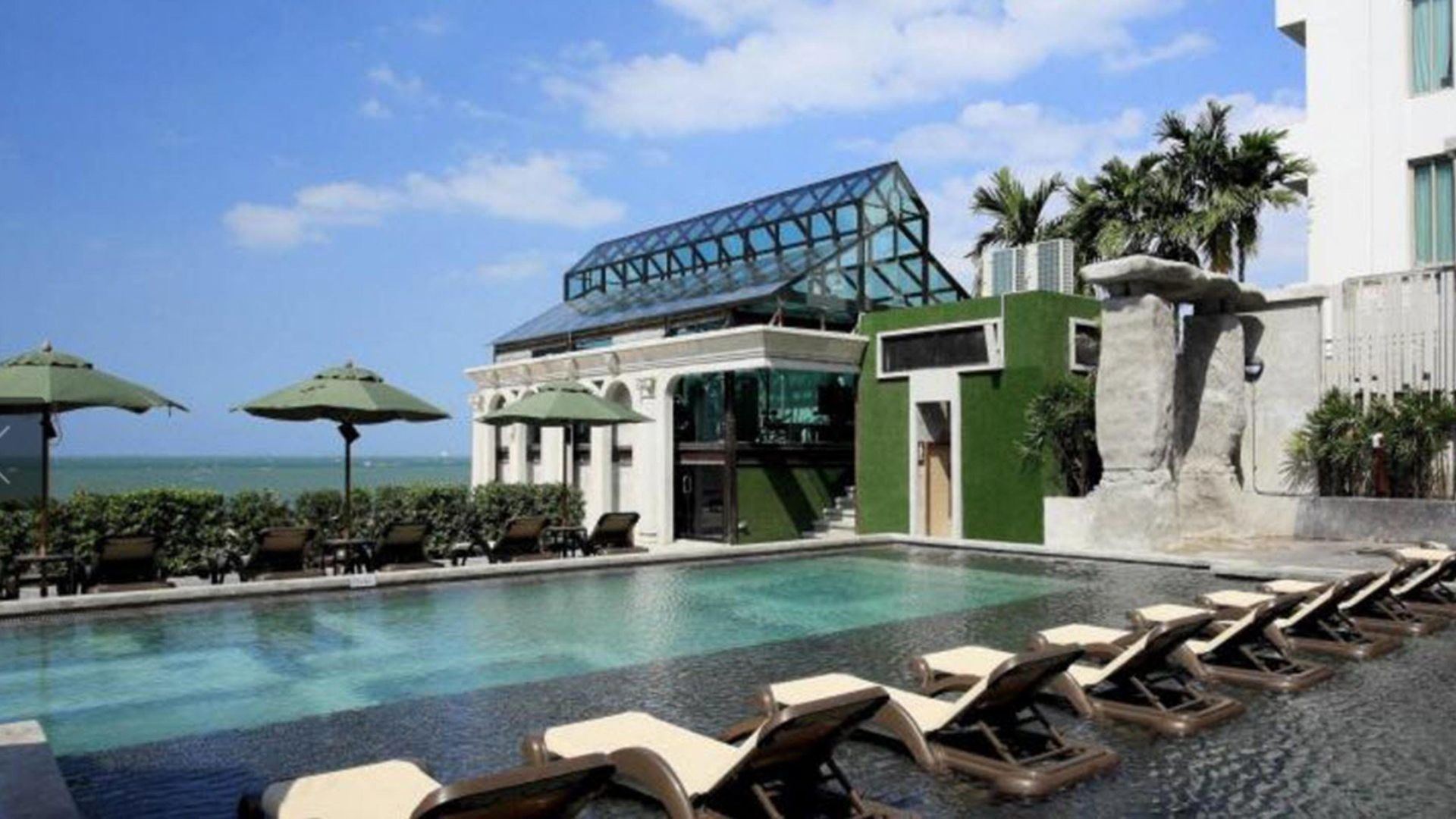 Modus Beachfront 5*