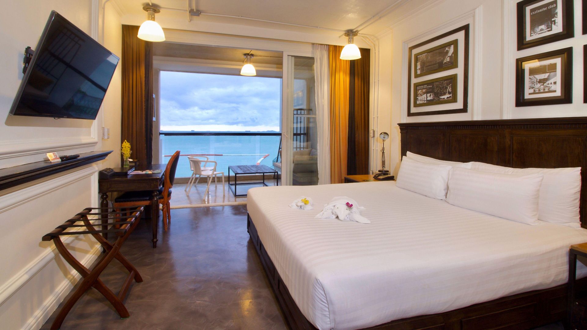 Modus Beachfront รีสอร์ท 5*