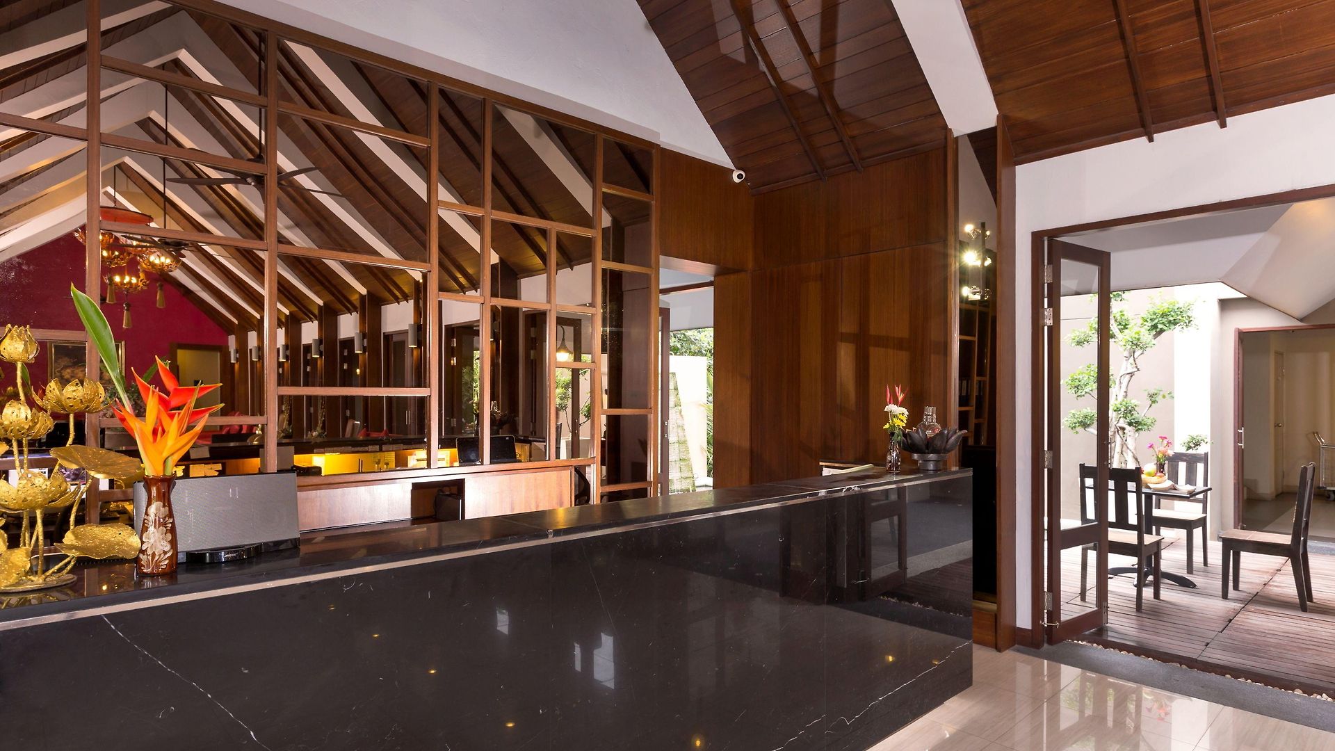 Manhattan - Sha Extra โรงแรม Pattaya