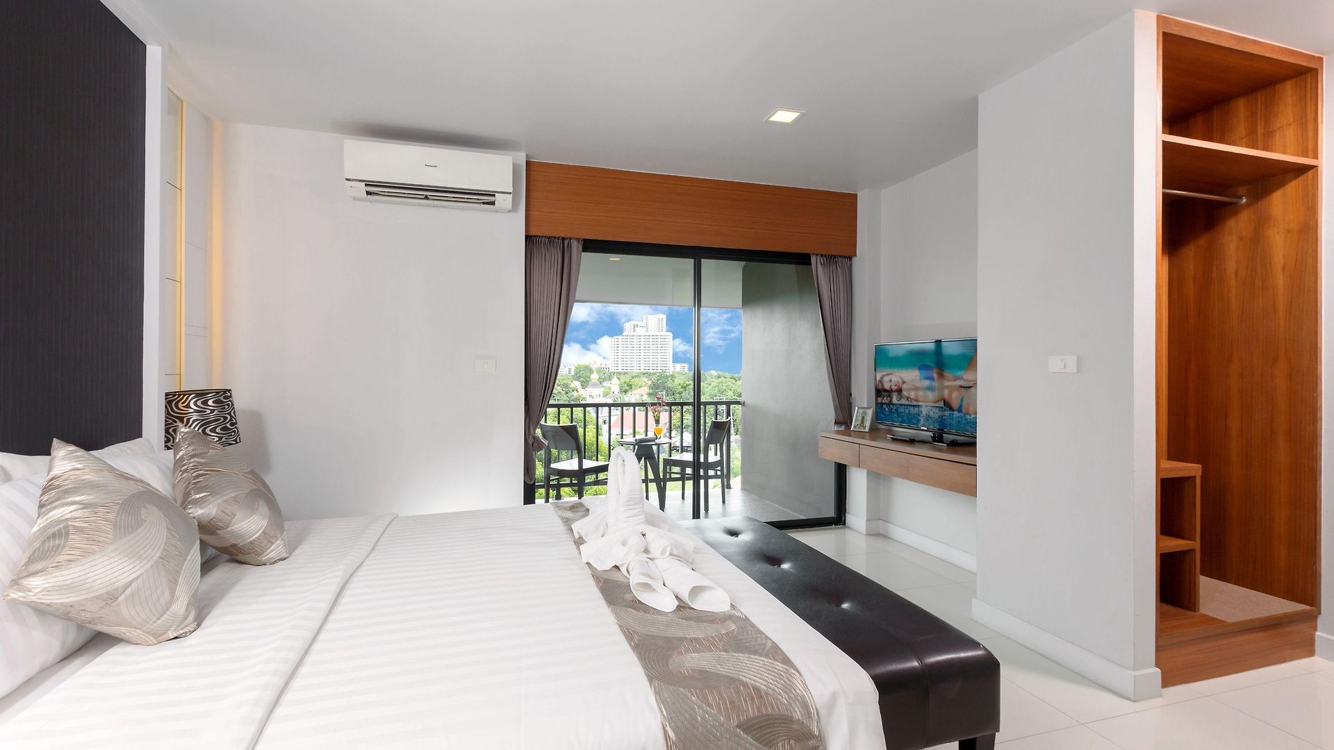 Manhattan - Sha Extra 4* Pattaya