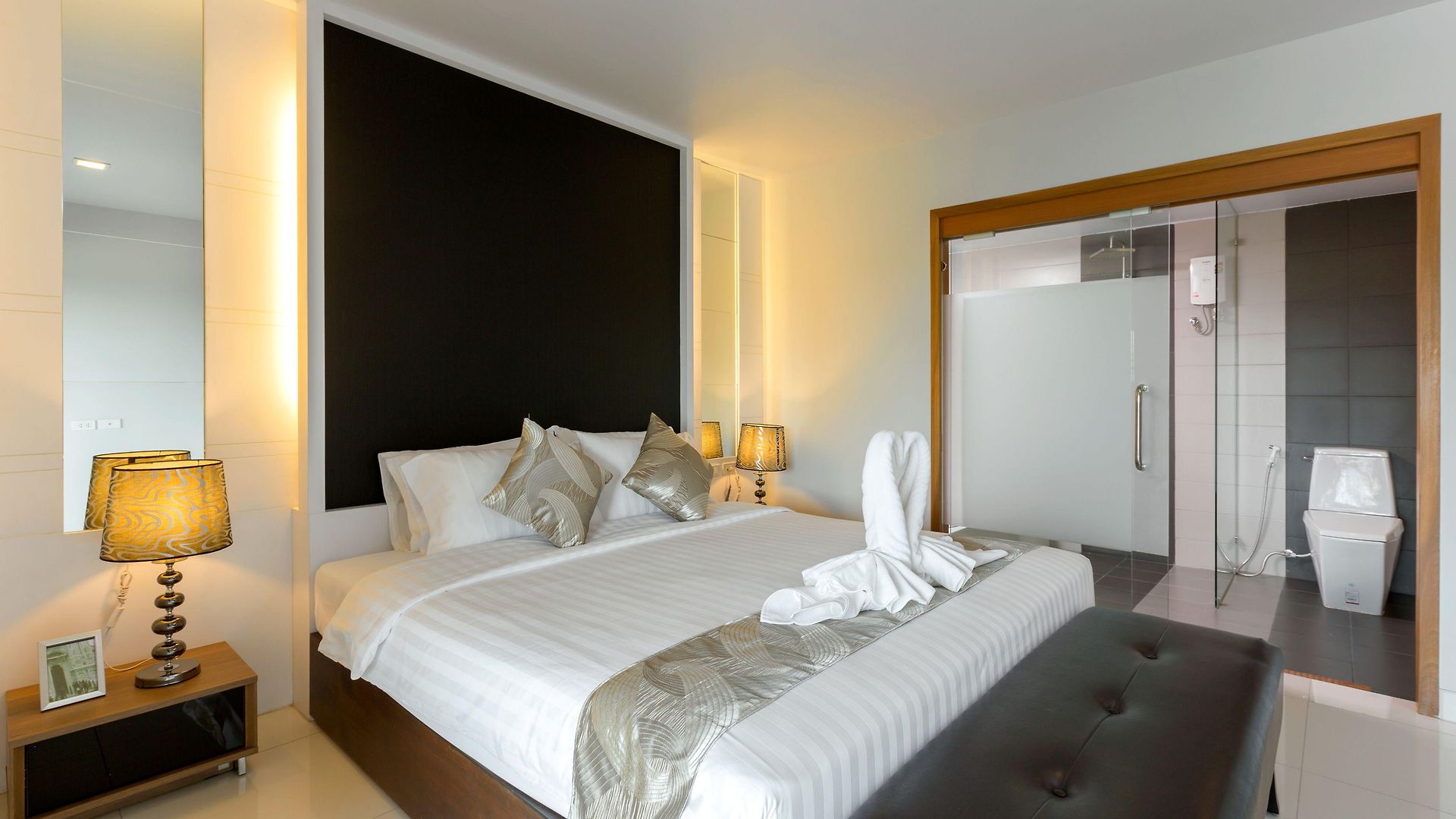 โรงแรม Manhattan - Sha Extra 4*