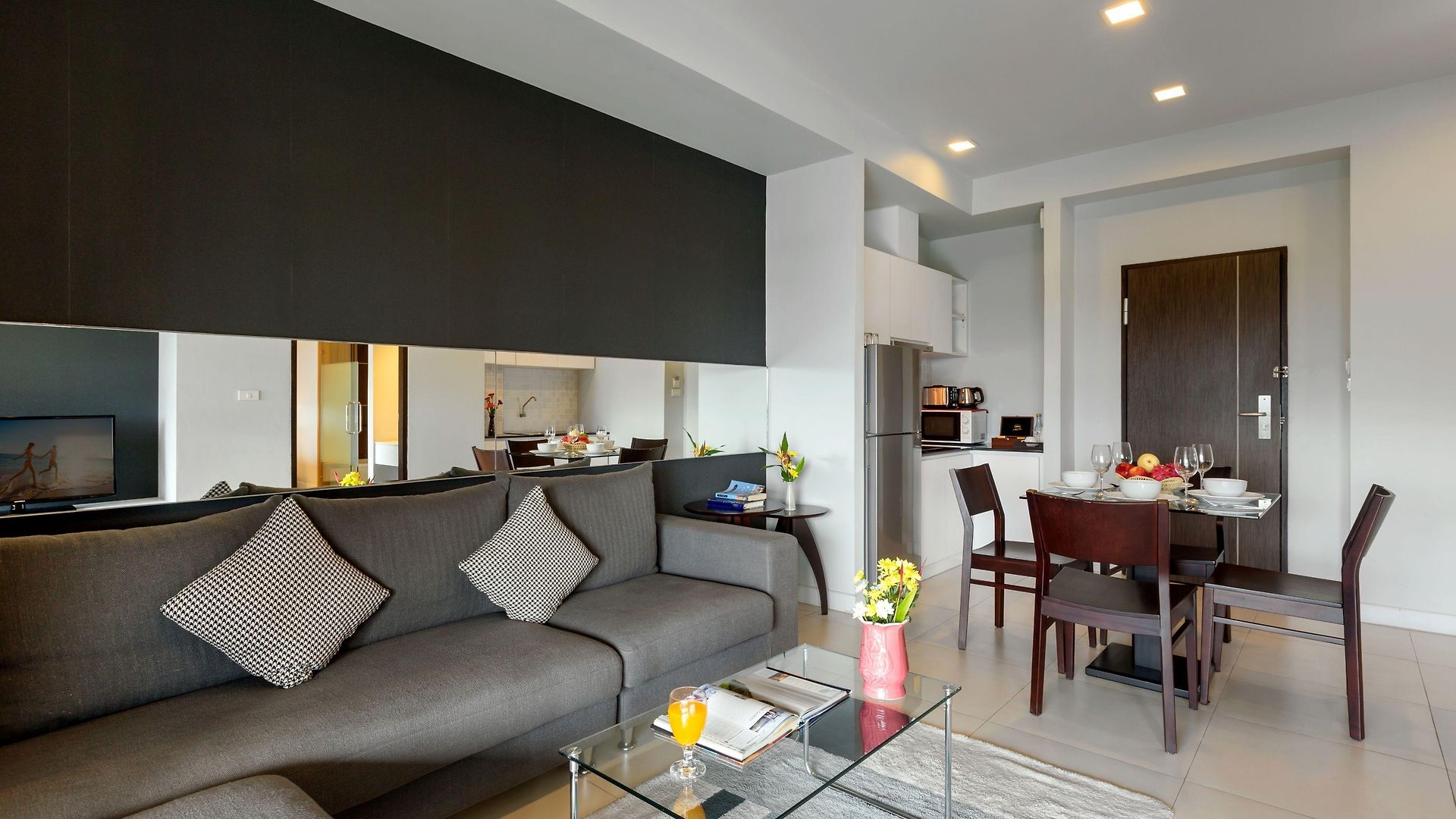 โรงแรม Manhattan - Sha Extra 4*