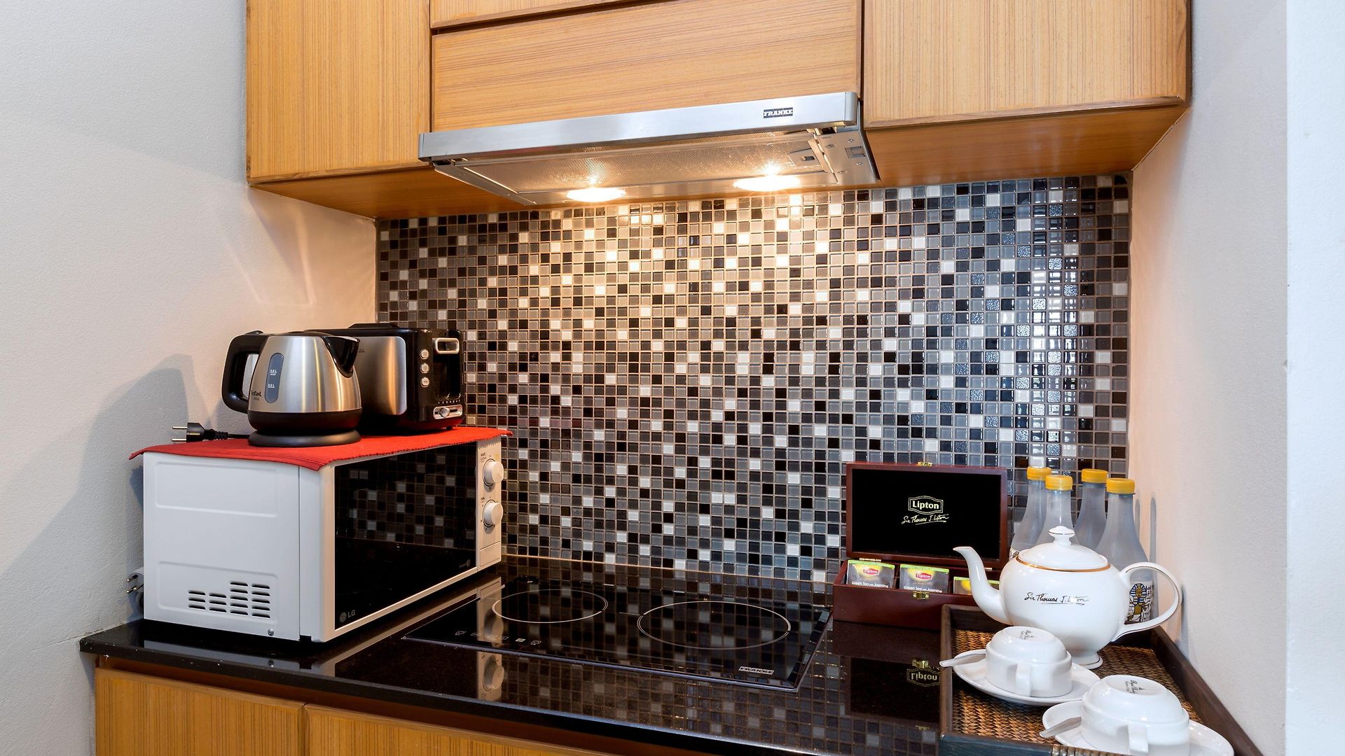 โรงแรม Manhattan - Sha Extra 4*