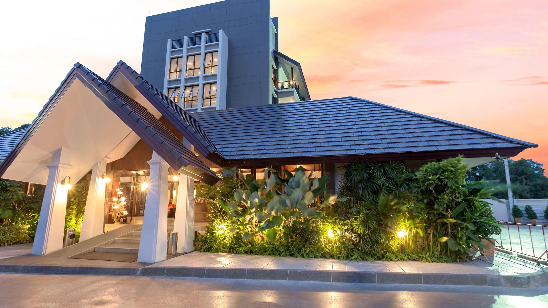 โรงแรม Manhattan - Sha Extra Pattaya
