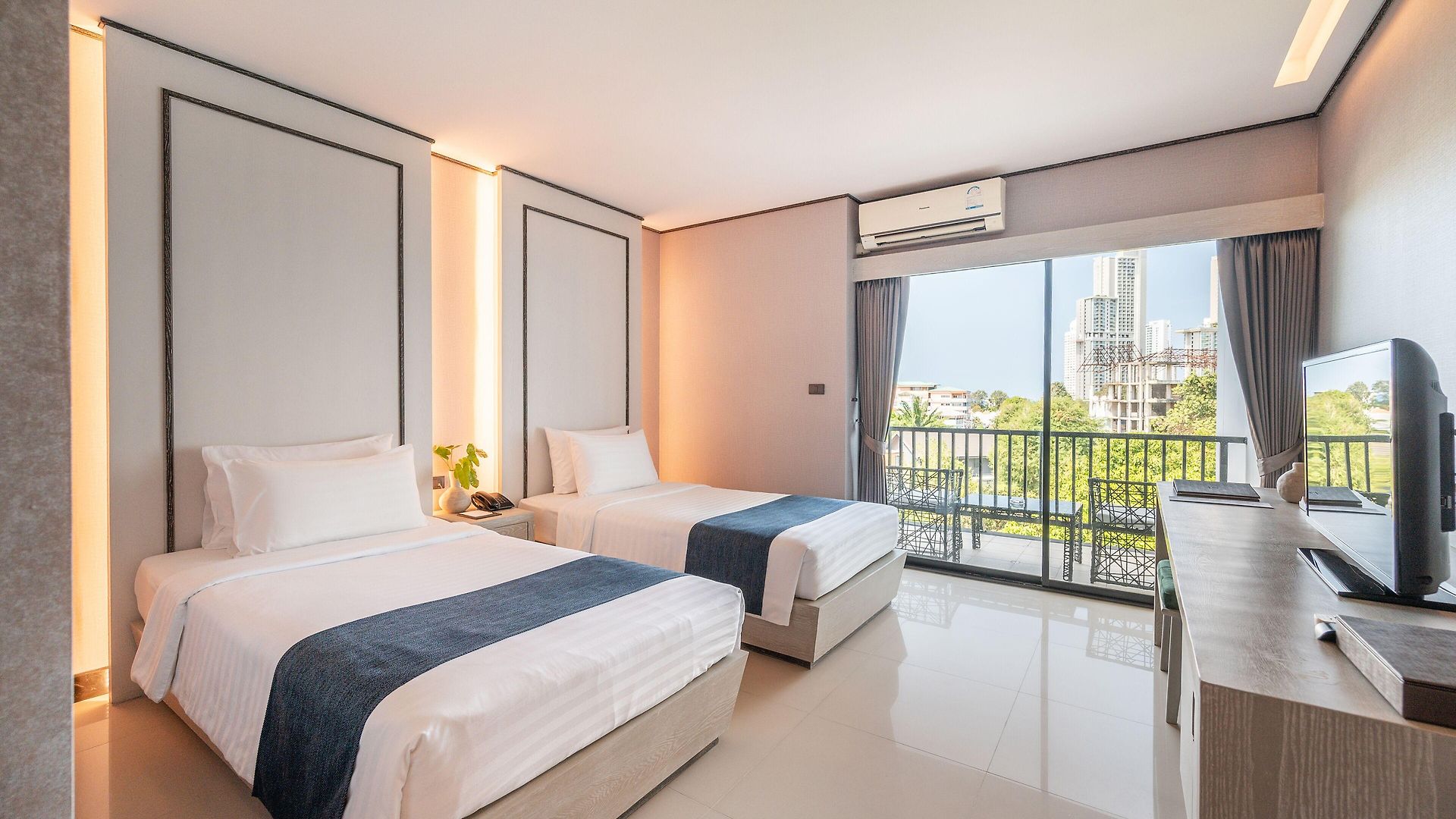 โรงแรม Manhattan - Sha Extra Pattaya