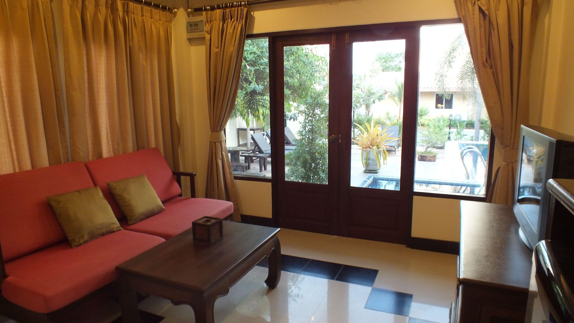 โรงแรม Chaba Garden 2*