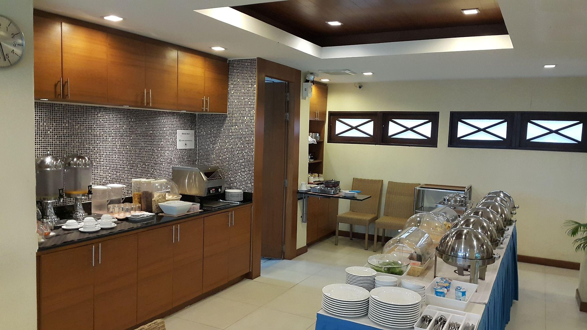 The One Bay Breeze Hotel