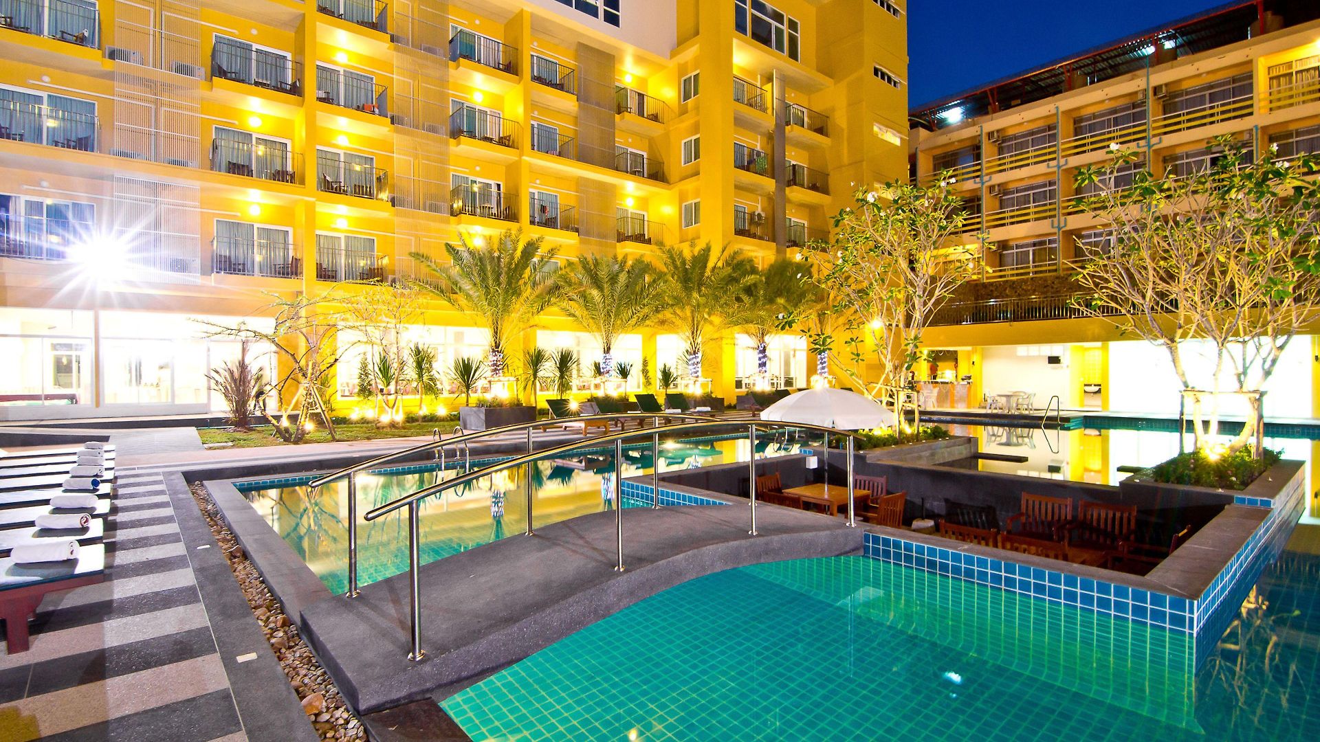 โรงแรมแกรนด์ เบลลา โรงแรม 4*