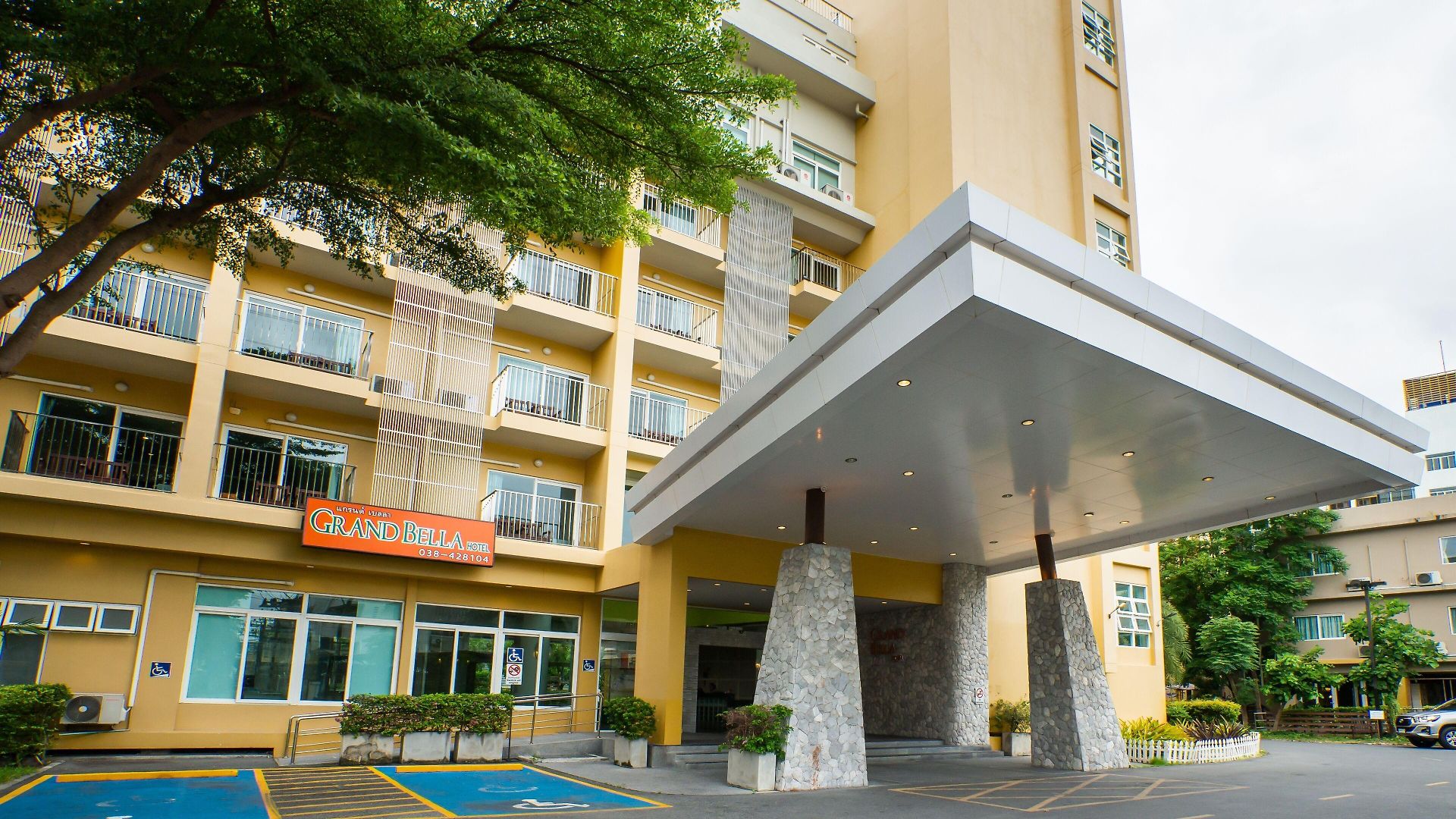 โรงแรมแกรนด์ เบลลา โรงแรม 4*