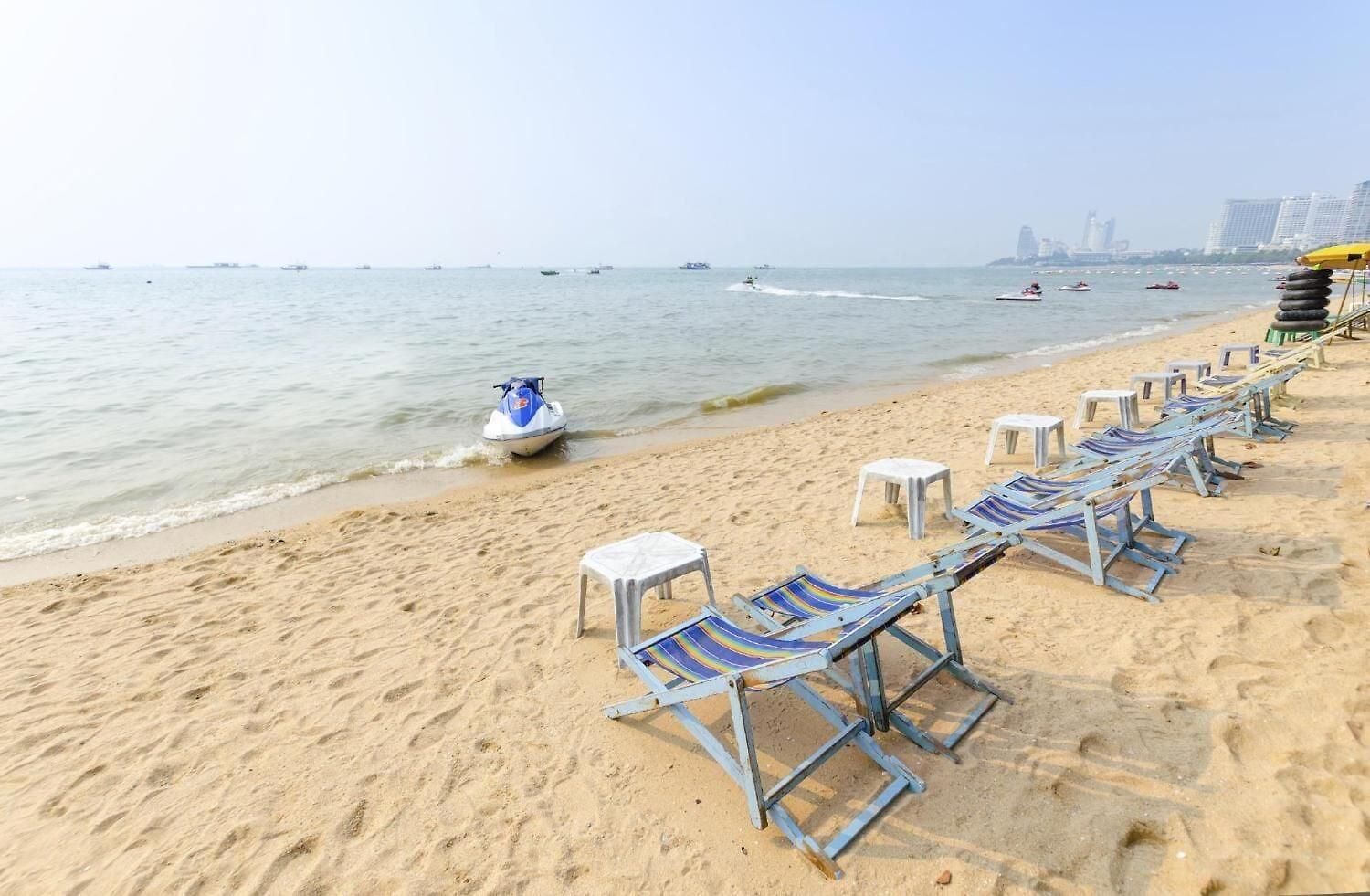 จอมเทียนโบ๊ทเฮ้าส์ 3* Pattaya
