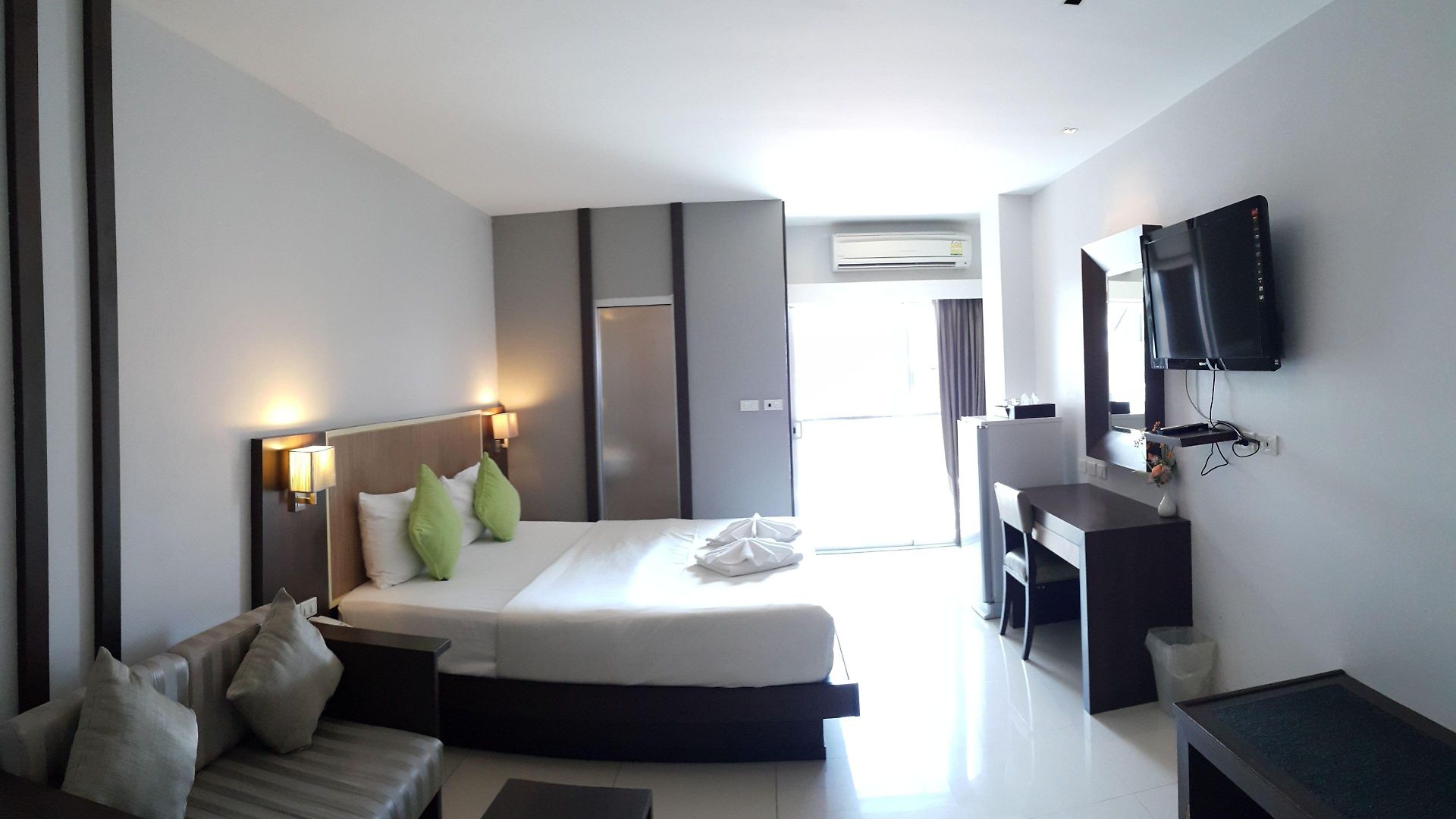 เอพริล สวีืท โรงแรม Pattaya