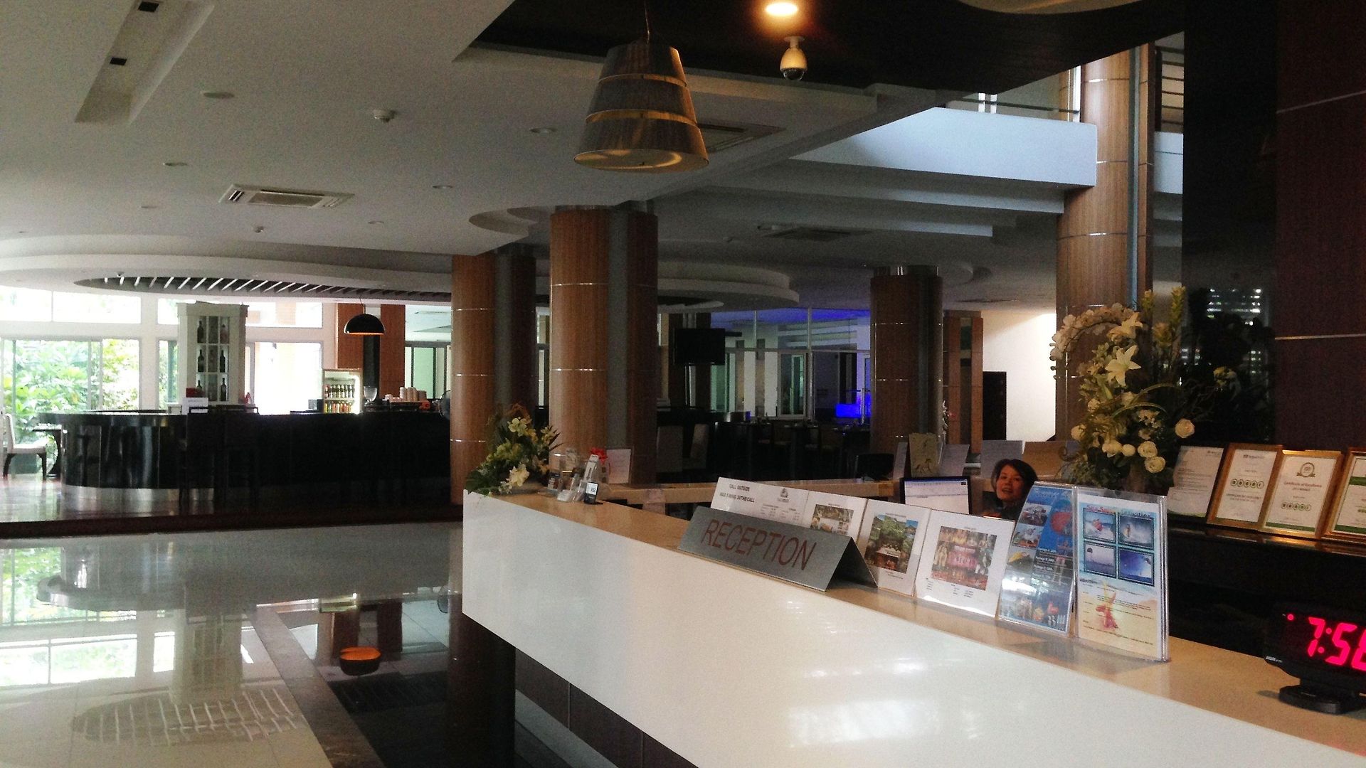 โรงแรม August