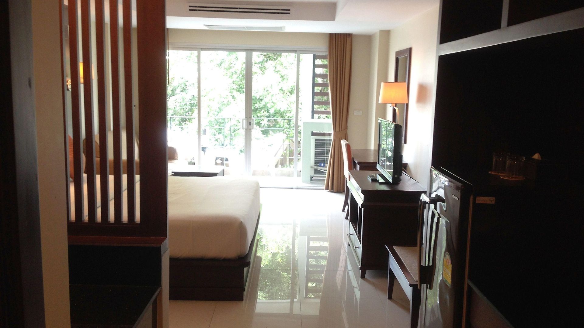 โรงแรม August