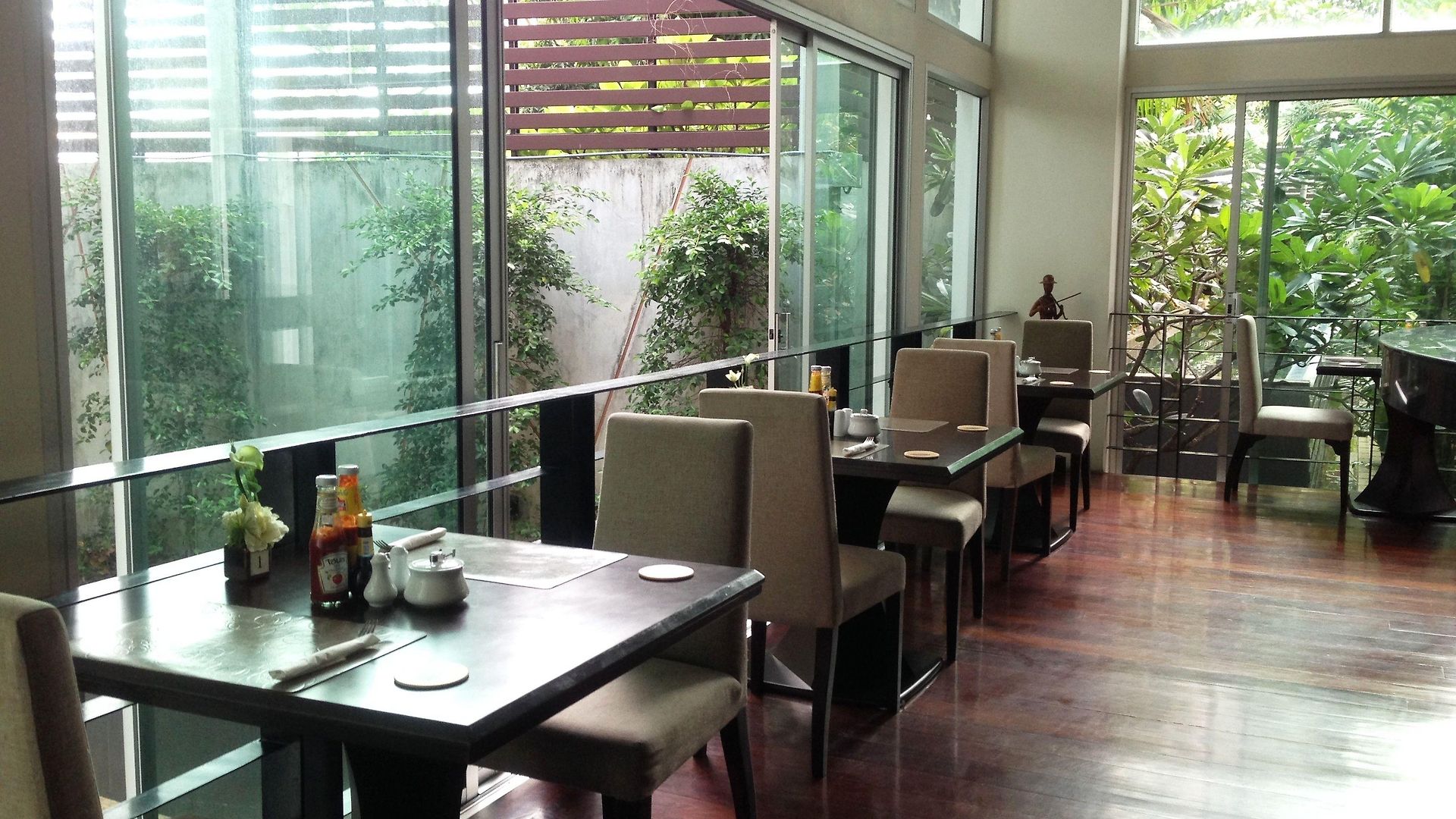 โรงแรม August 3*