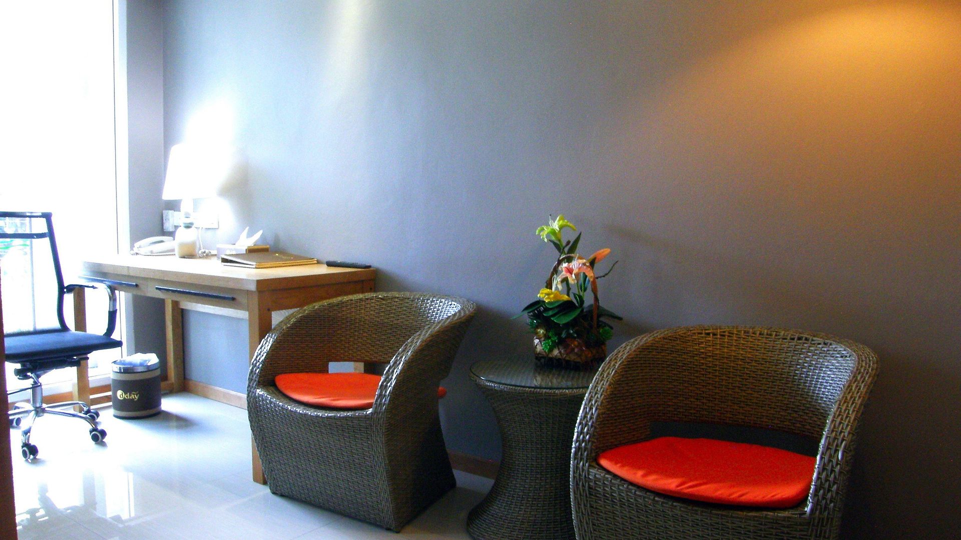 Oyo 143 Dday Resotel โรงแรม 4*