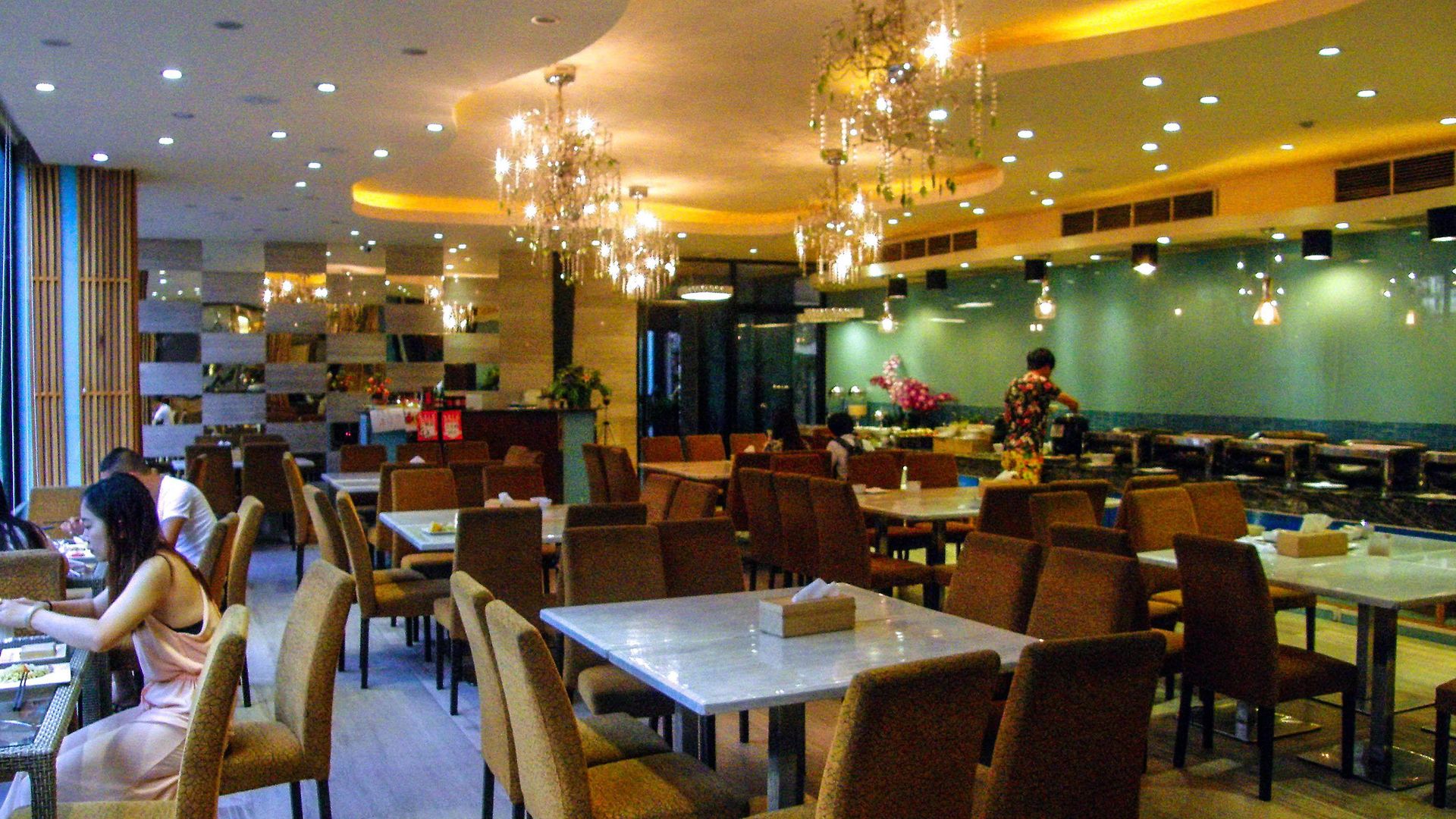Oyo 143 Dday Resotel Pattaya