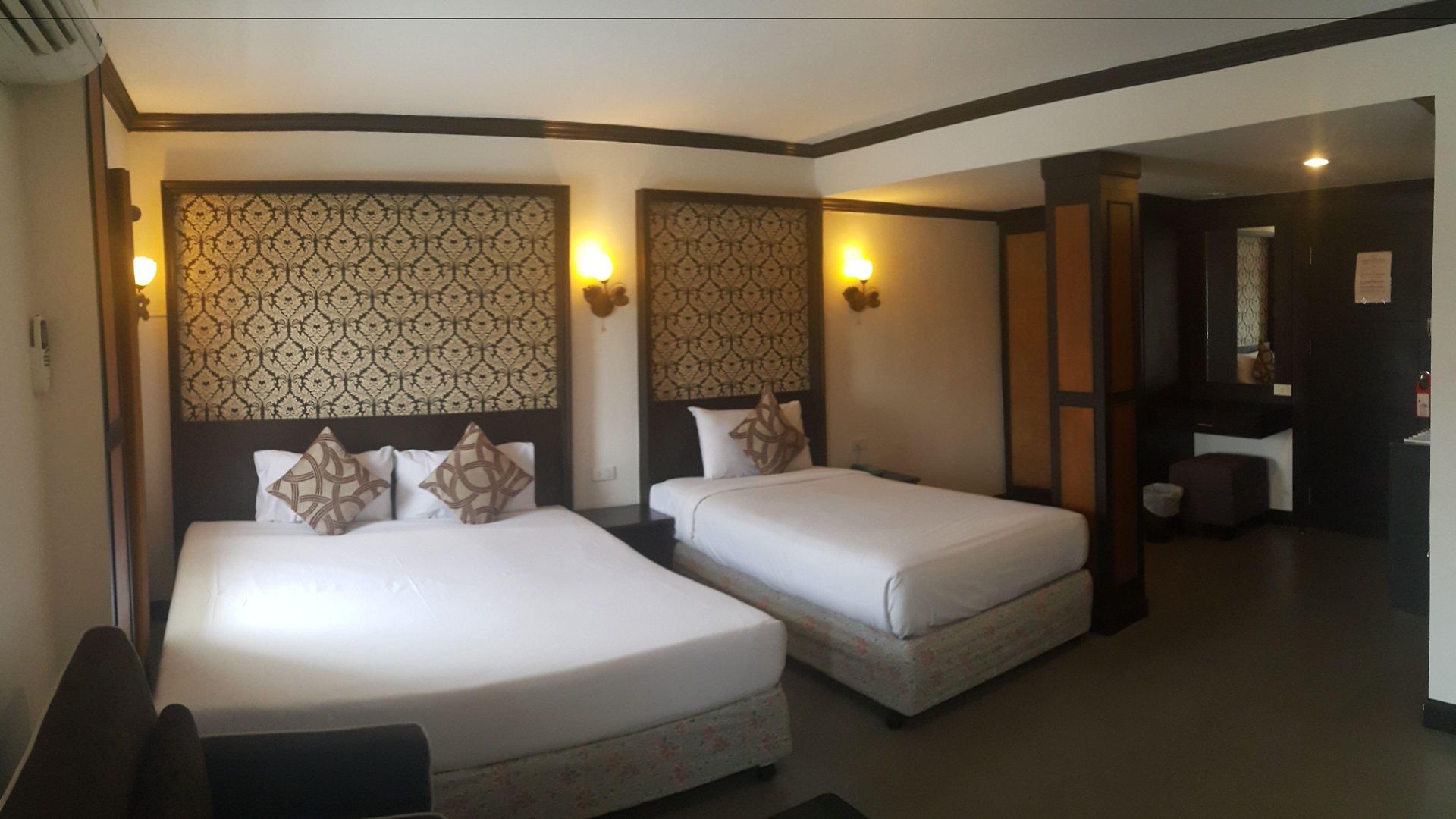 วินด์มิลล์รีสอร์ทโฮเทล พัทยา โรงแรม 3*