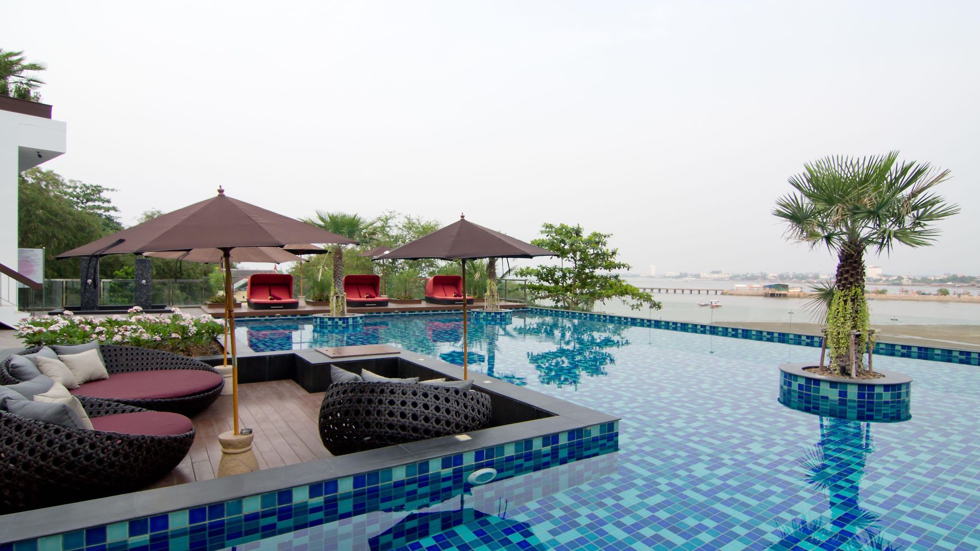 Way Hotel