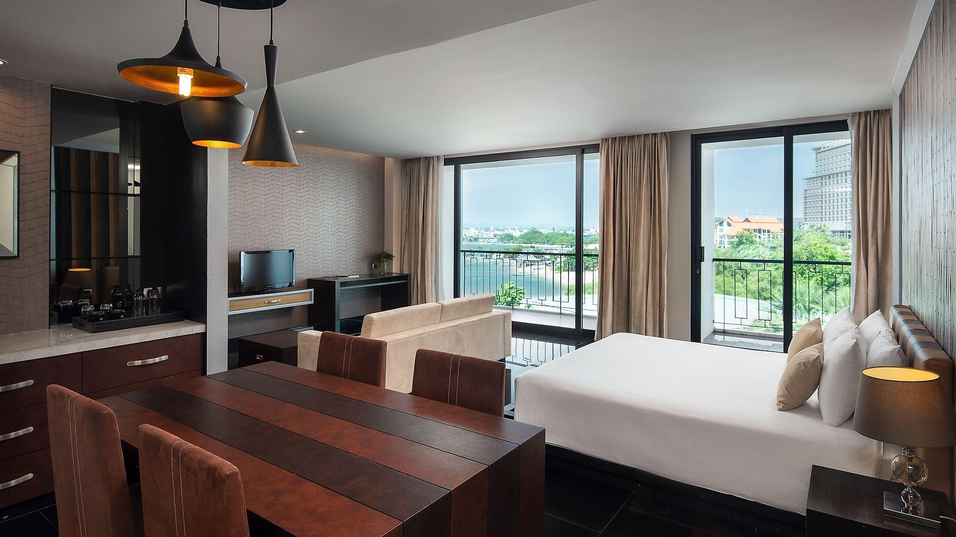 Way Hotel 5*